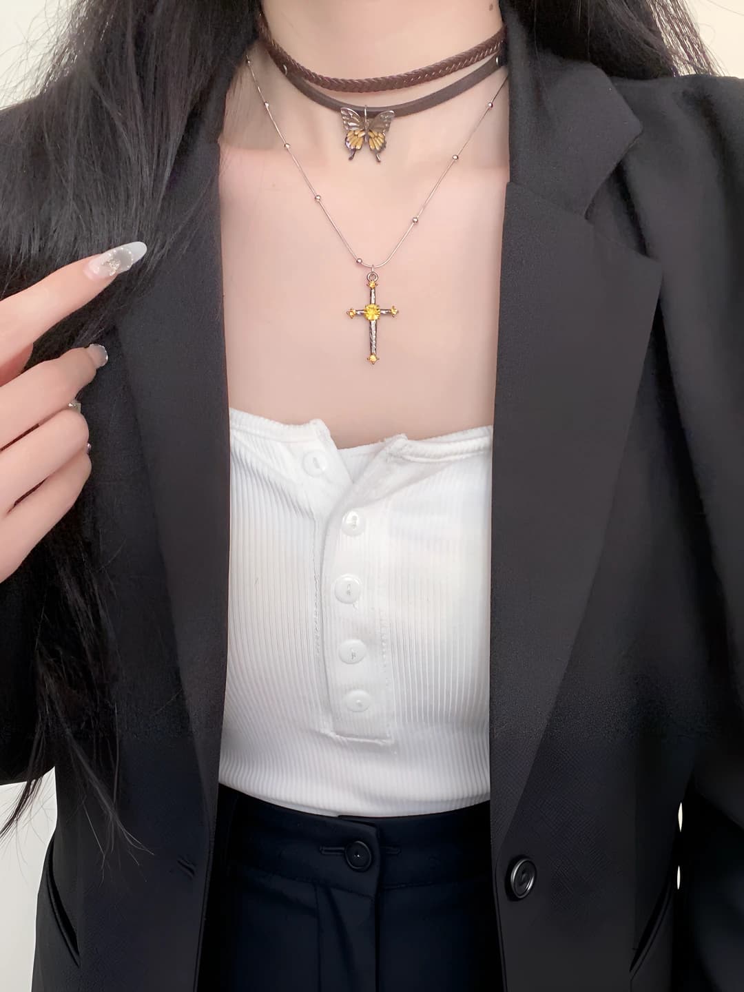 Ayollar uchun retro metall chuchuk va farfala kulonli choker va ko'k chiqaruvchi zanjir