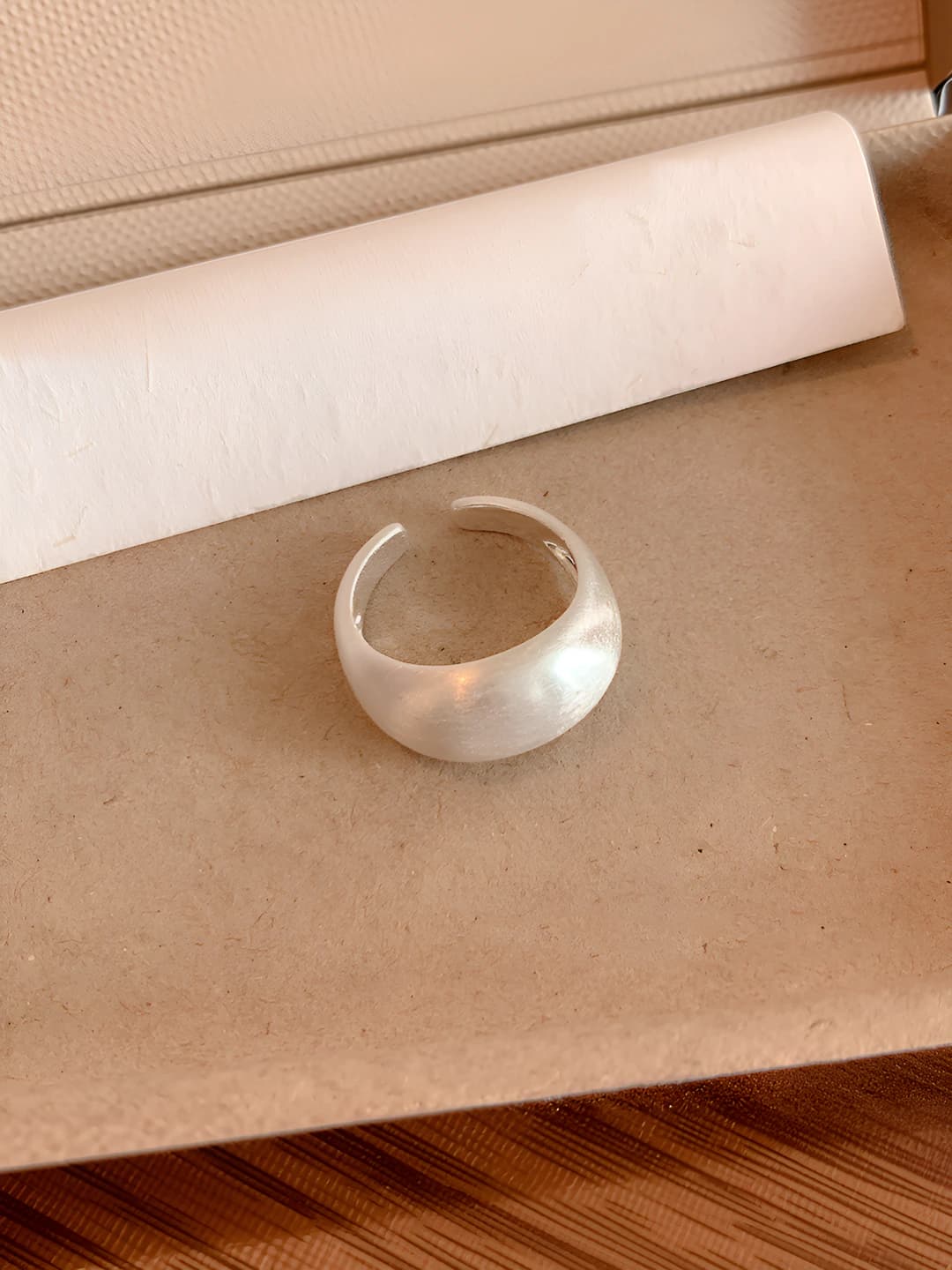 Matte wide edge ring