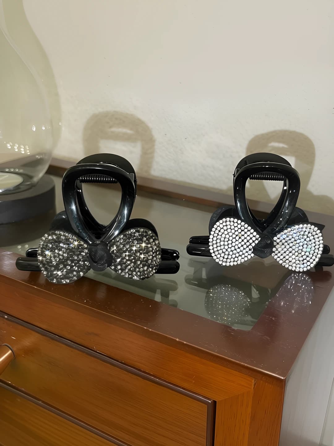 Women's hair clips and combs in Korean style for autumn-winter made of acrylic with rhinestones and bow
