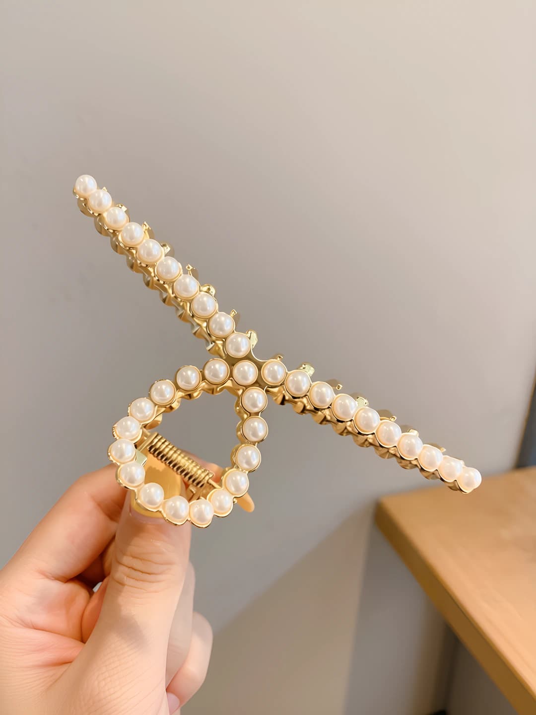 8# Large pearl, clip, 11 cm