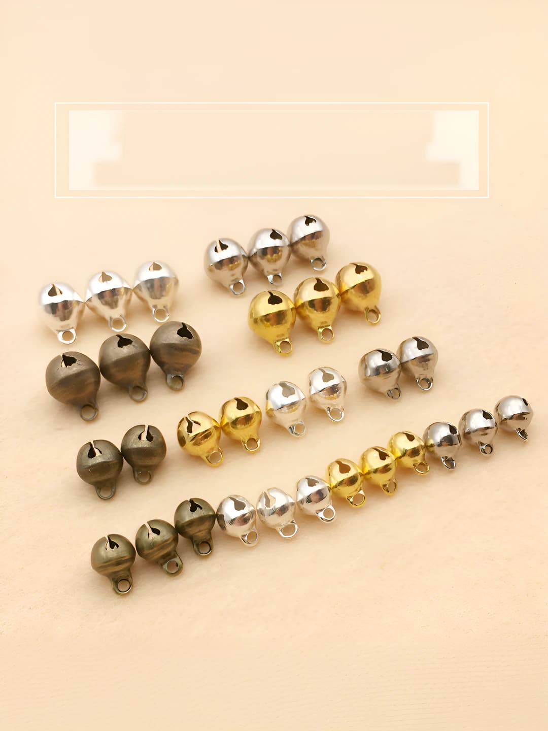 Ayollar uchun DIY qo'lda ishlangan retro jingil qo'ng'iroq charm sharm, qotishma metall, tabiiy uslub