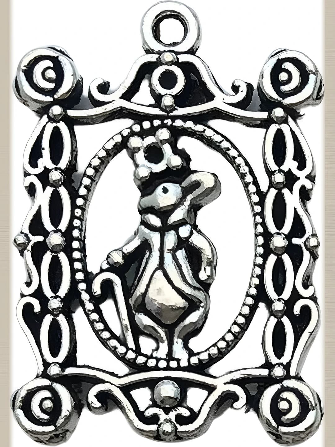 1 ta Alisher quyon 18×26mm-3.2g-8258