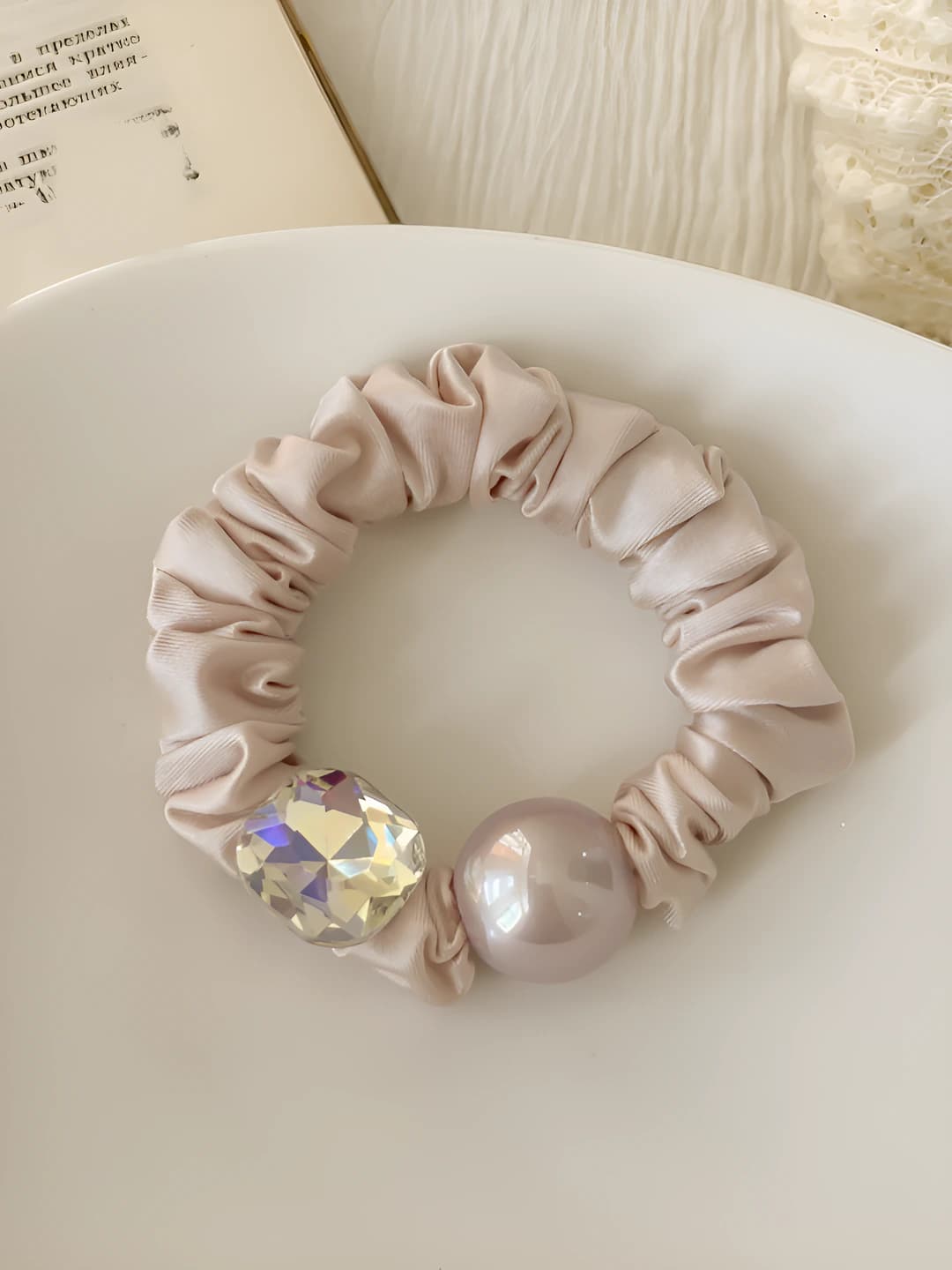 Light pink pearl diamond hair tie