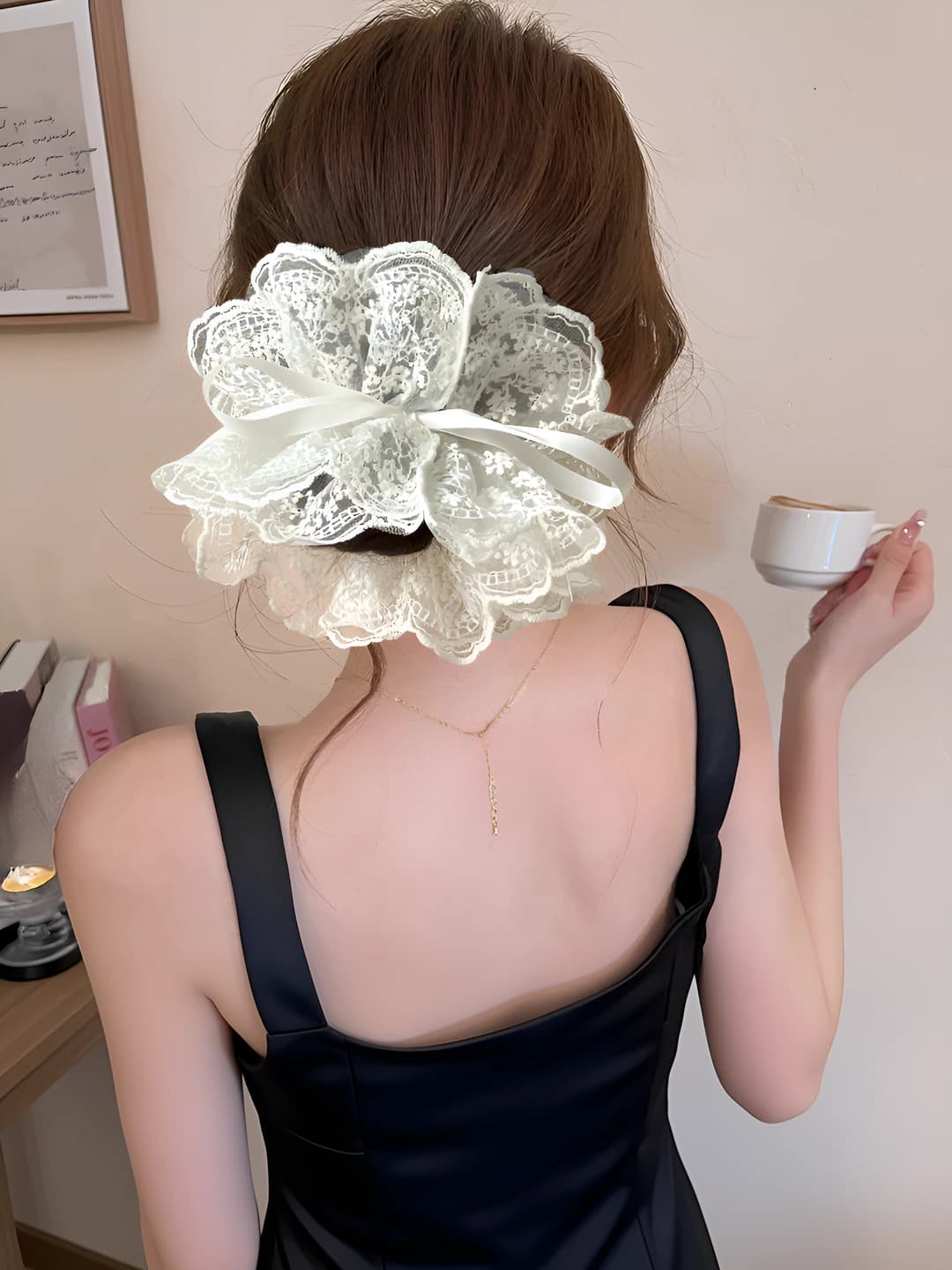 Beige lace drawstring, 29 cm