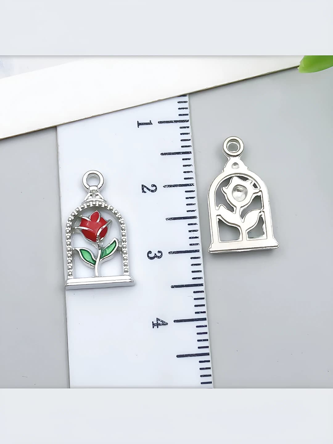 1 pc White K, Red Rectangle Rose, 9x18mm, 0.8g