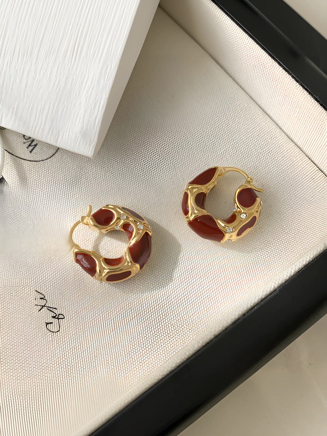 7# Ear cuff - Gold - Red