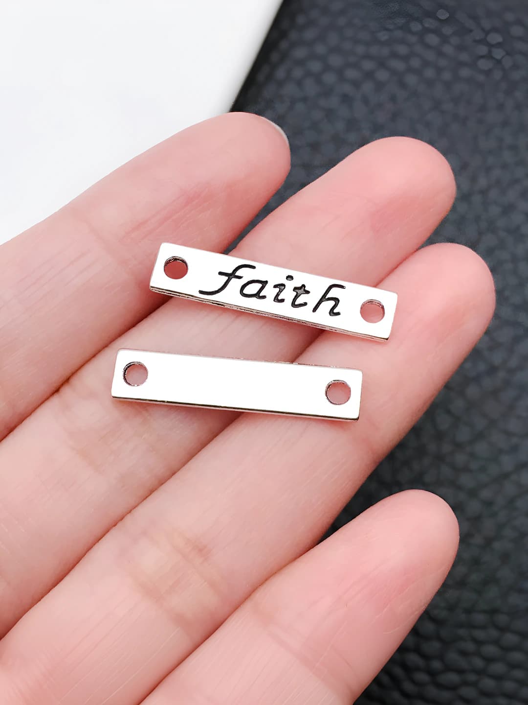 1 pc antique silver rectangle 'faith' 6x25mm-0.9g