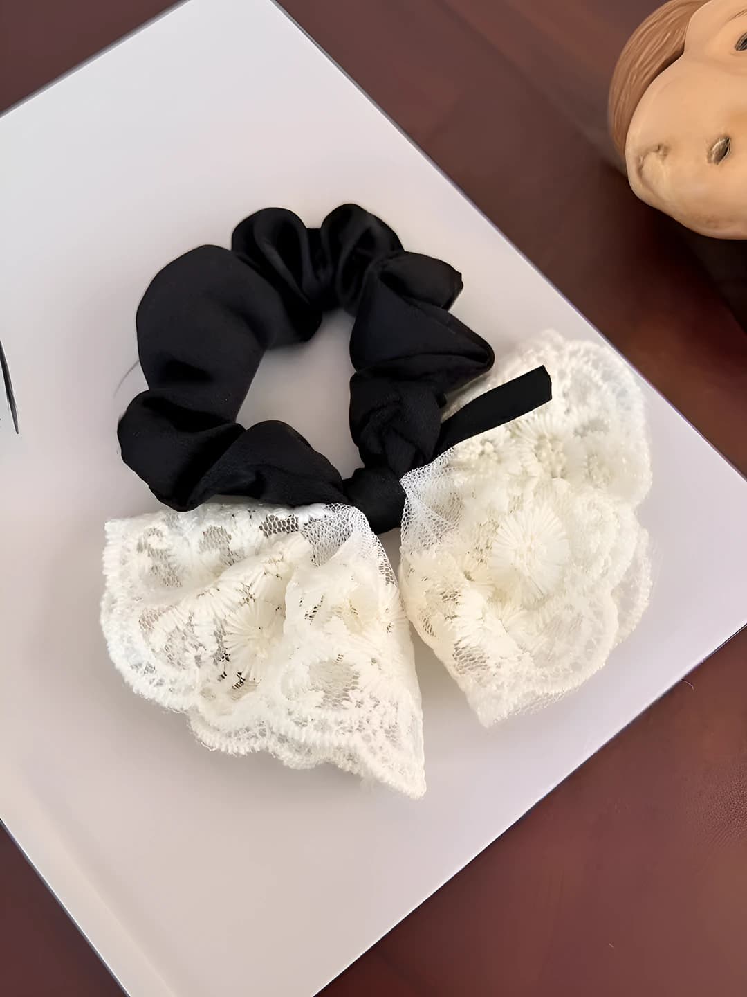 Double embroidered lace scrunchie 13 cm