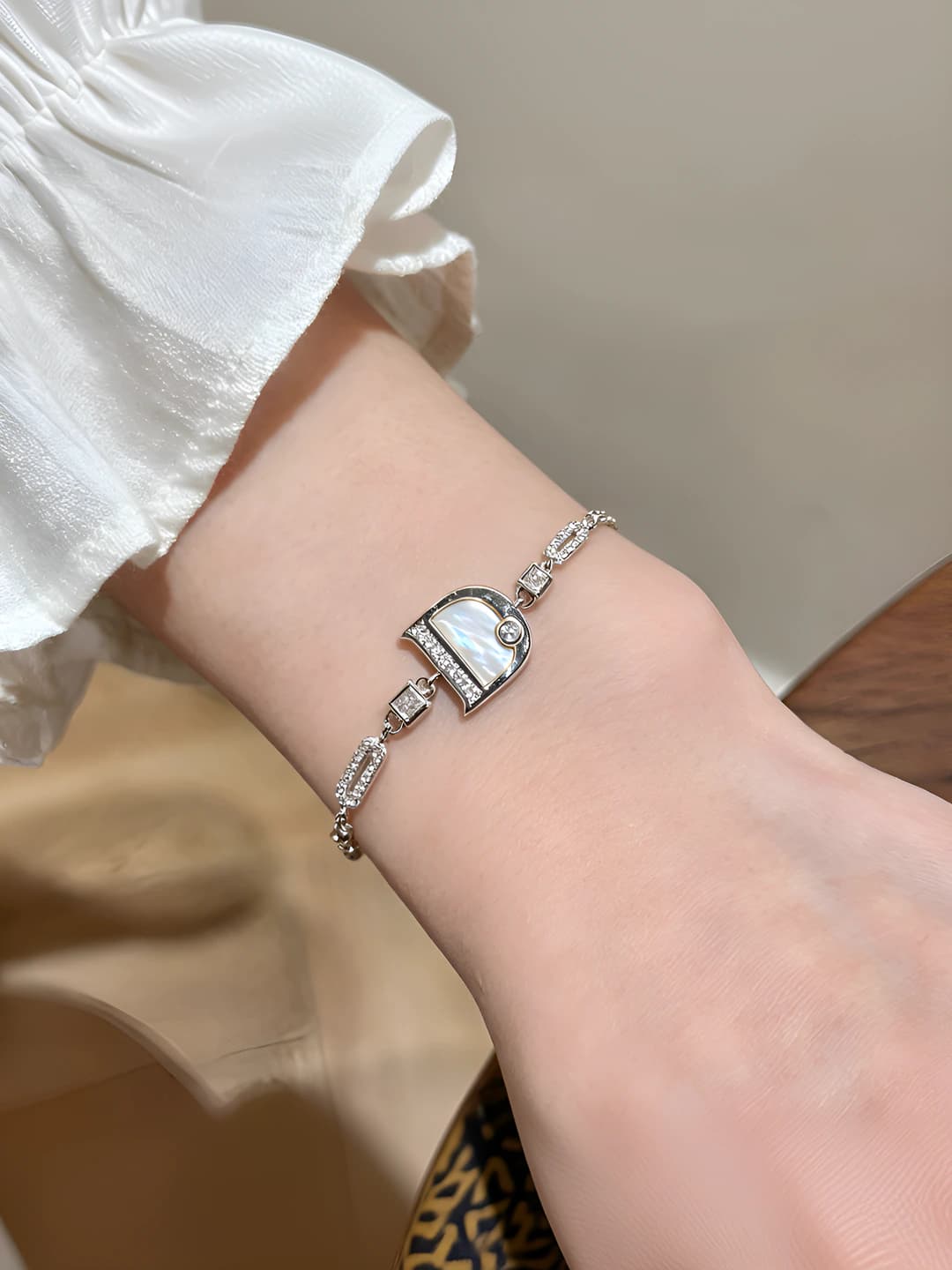 Women's adjustable bracelet with letter D, zircon, white mother of pearl, white gold plated
