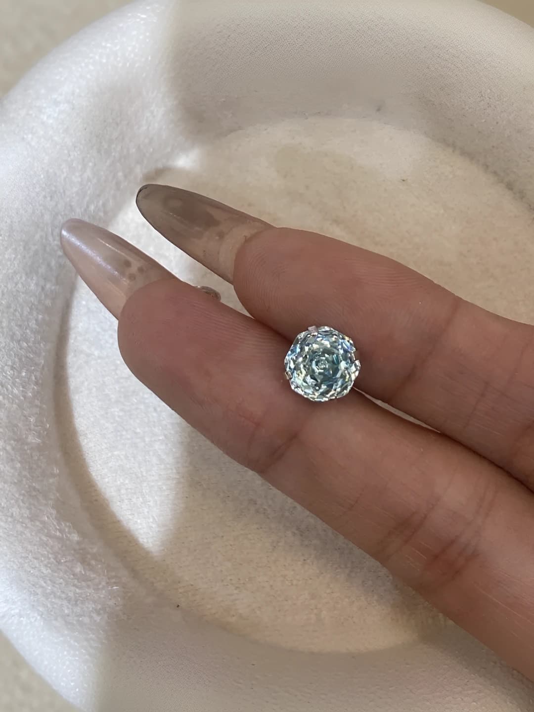 8 mm Ice blue rose 1 pc