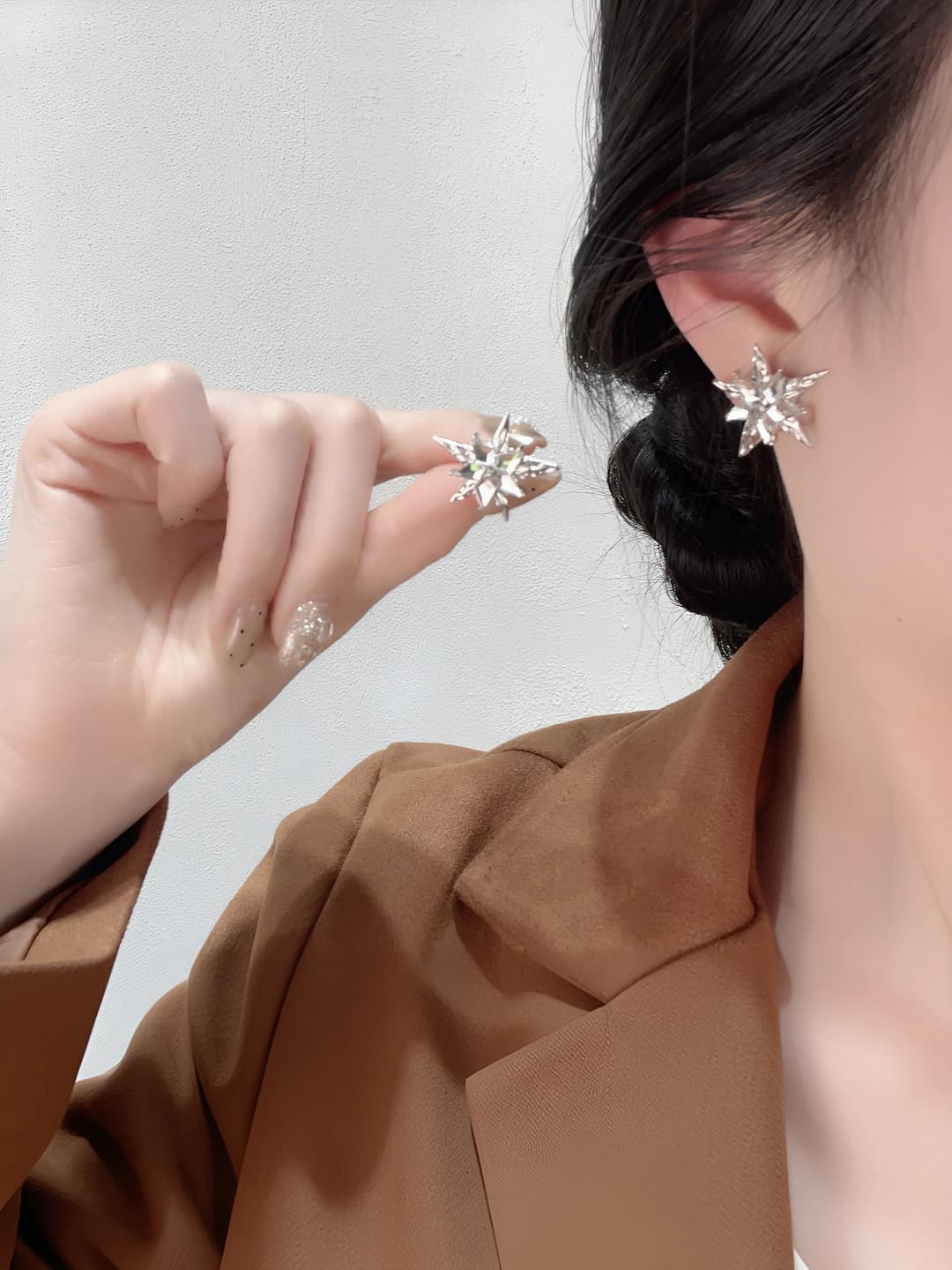 Women's star-shaped stud earrings: stainless steel, 925 silver post, luxury style, design element