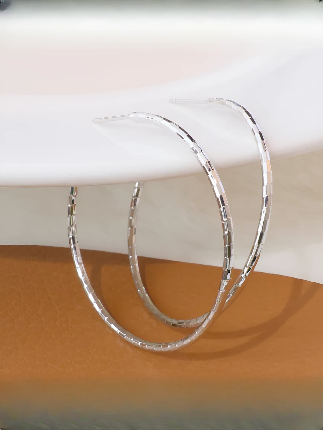 1 pair Silver large plaid hoops