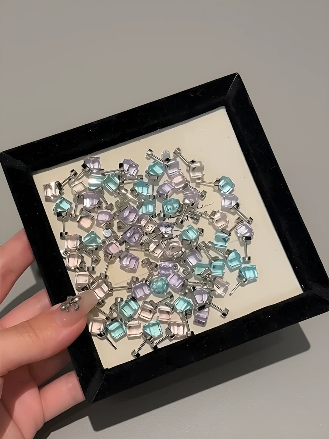 7mm blue cubic crystal, 1 pc