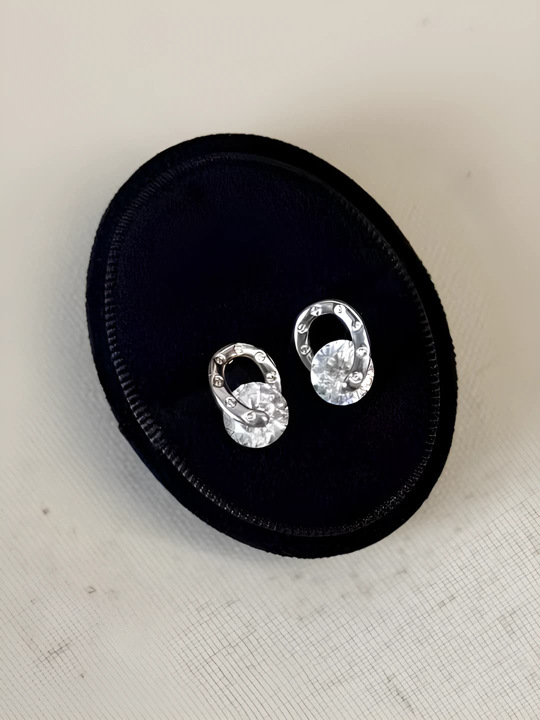 Women's French style 1 carat zircon stud earrings with koi and shell design