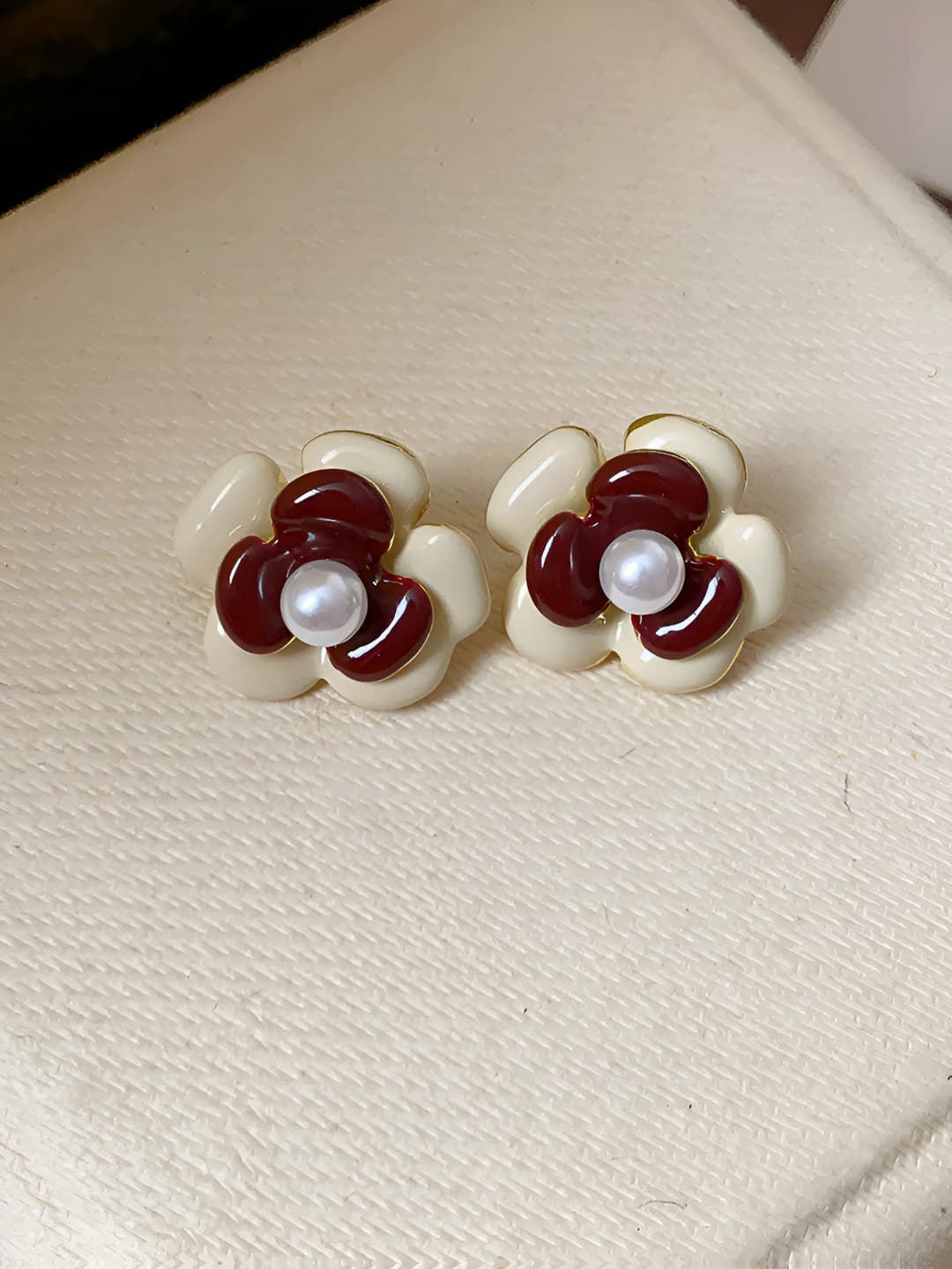 52# Silver - White - Red (Double layer)