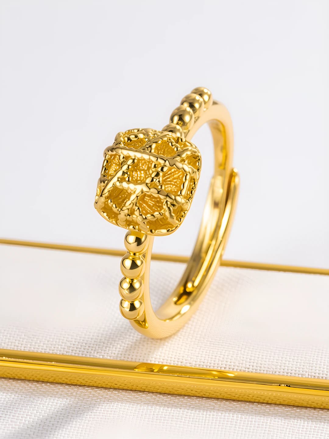 Brushed sparkle sugar ring