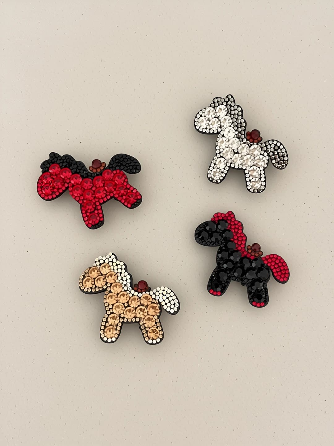 Women's rhinestone horse hair clips and combs, light luxury style, handmade, alloy, shiny