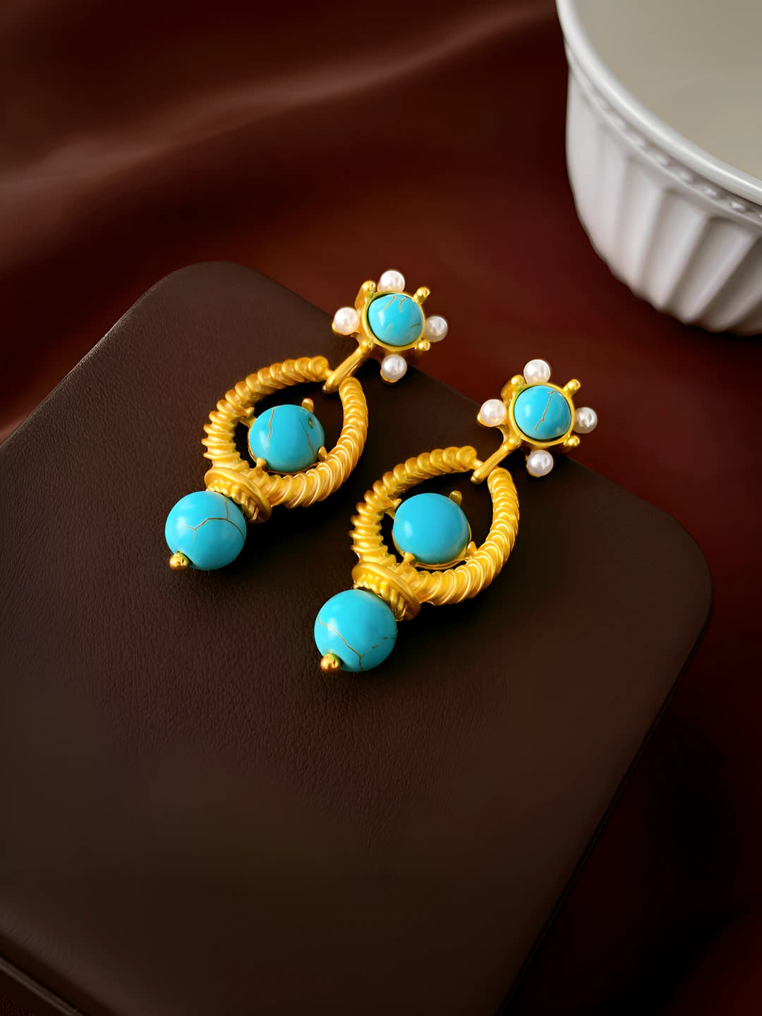 47# Silver pin - Gold - Blue