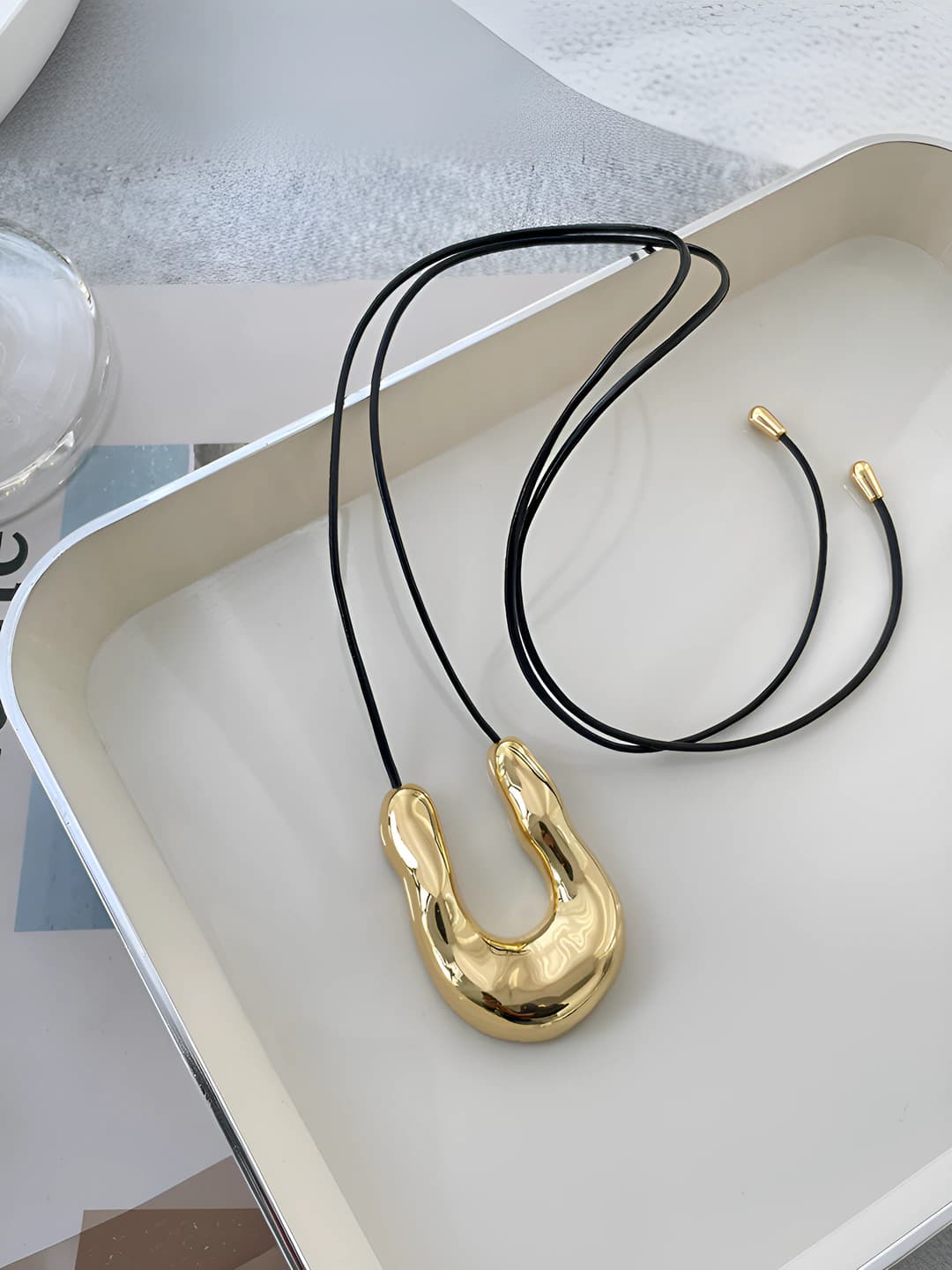 41# necklace, gold-black