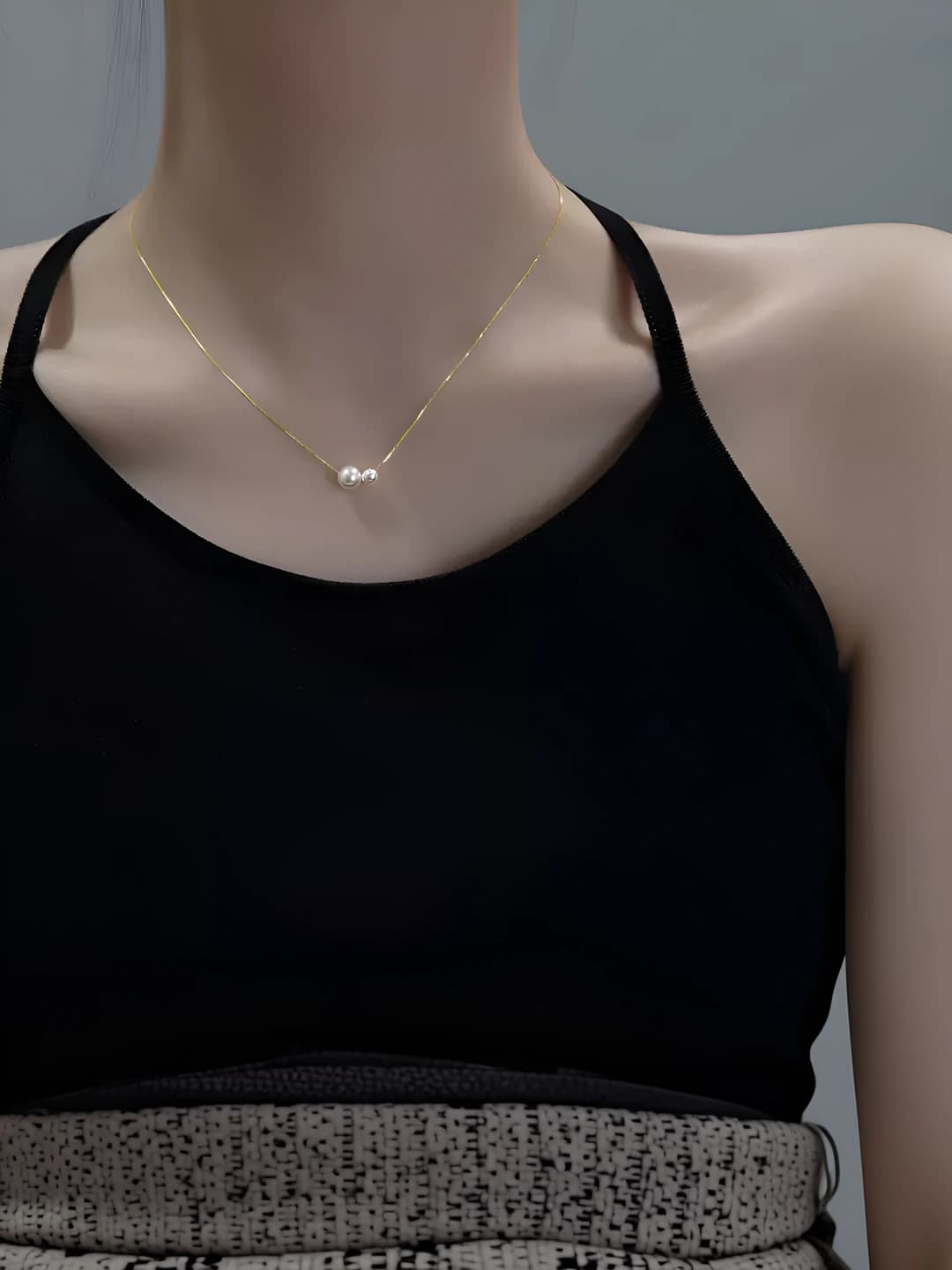 Yellow gold two pearl necklace