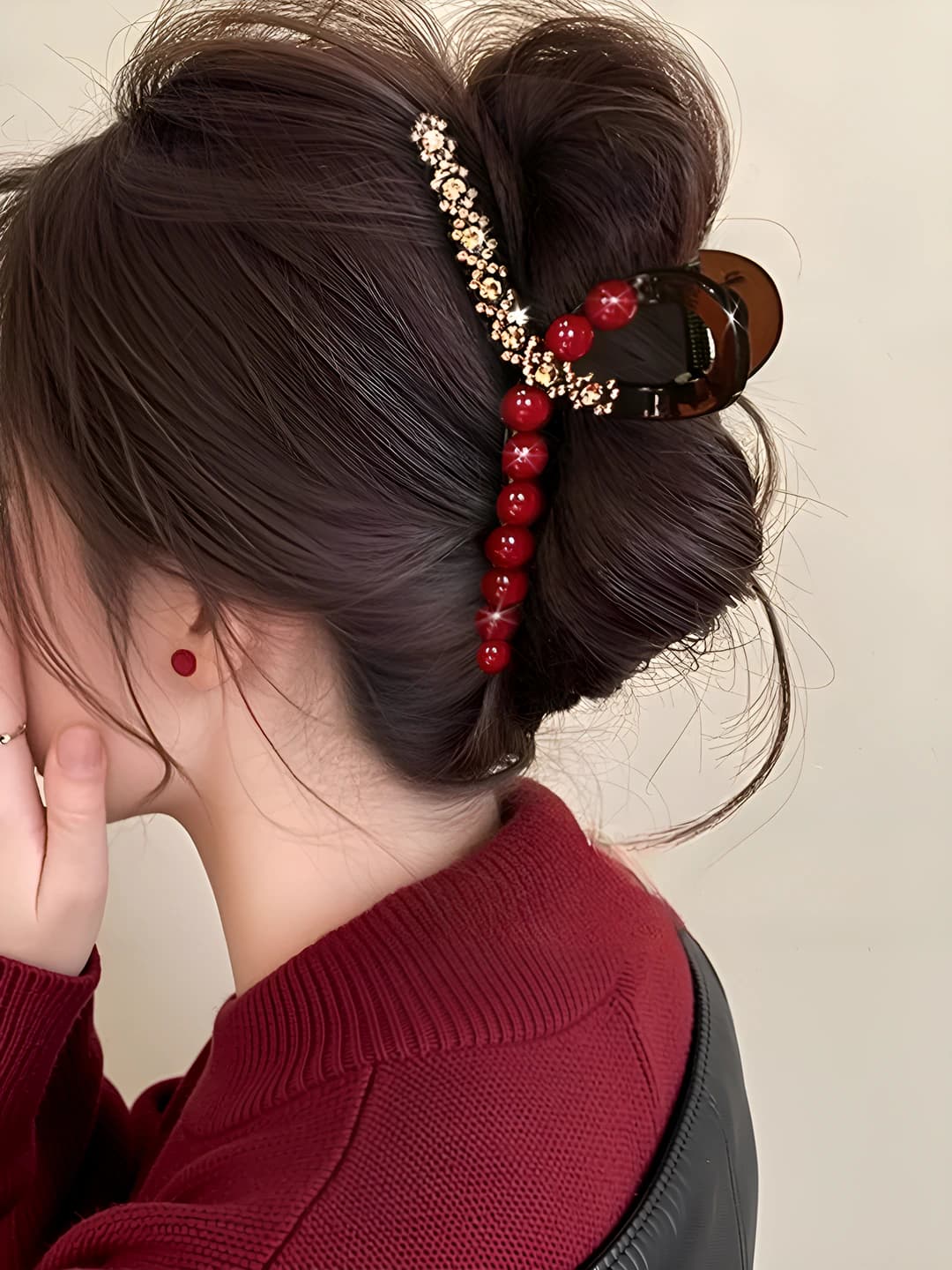Красный бусинный клипс, 13 см