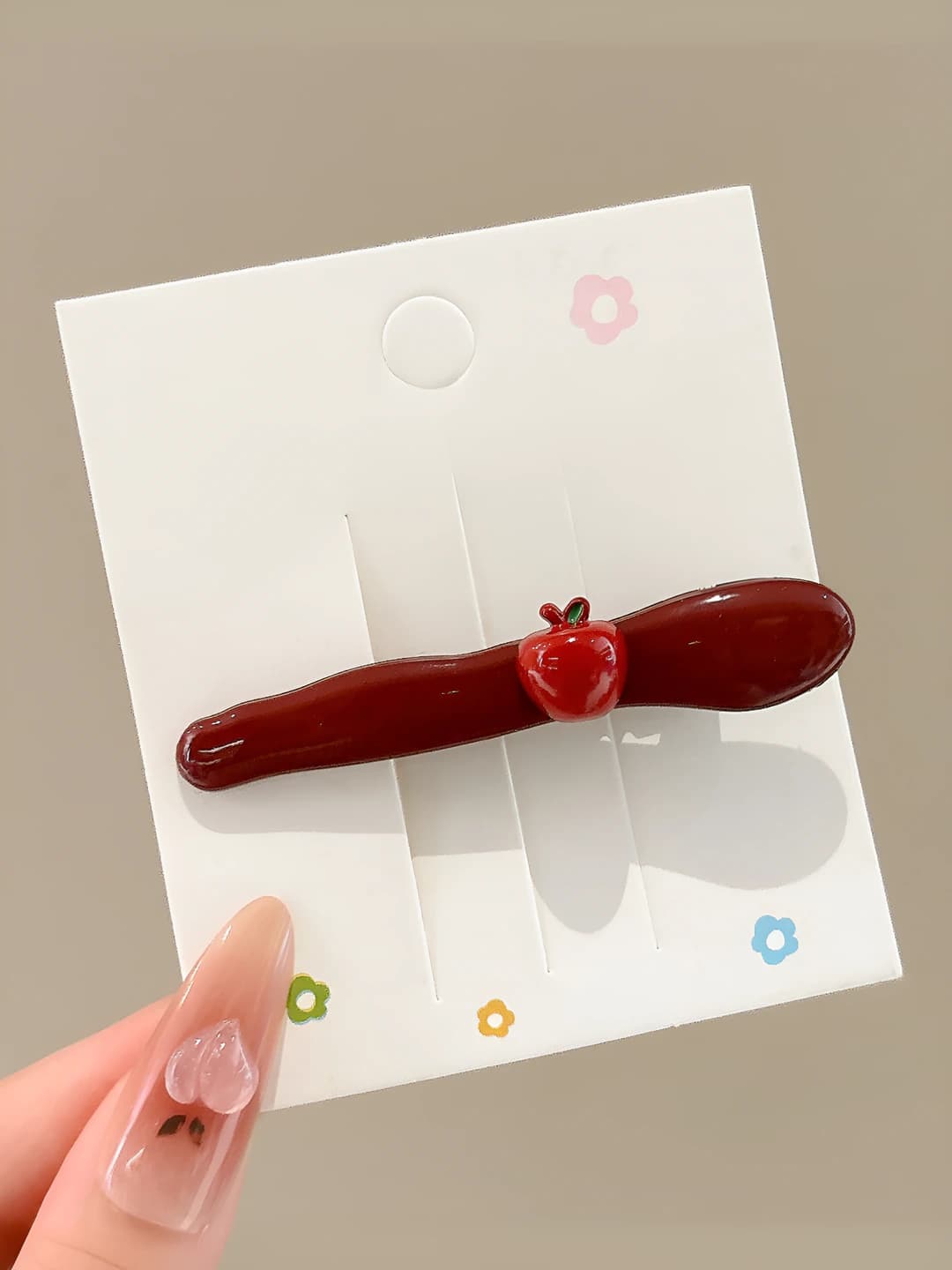 Apple-shaped clip, 6 cm