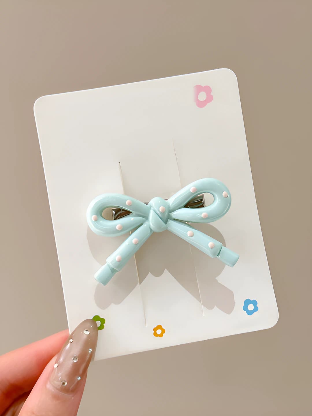 2# Mint green ~5 cm