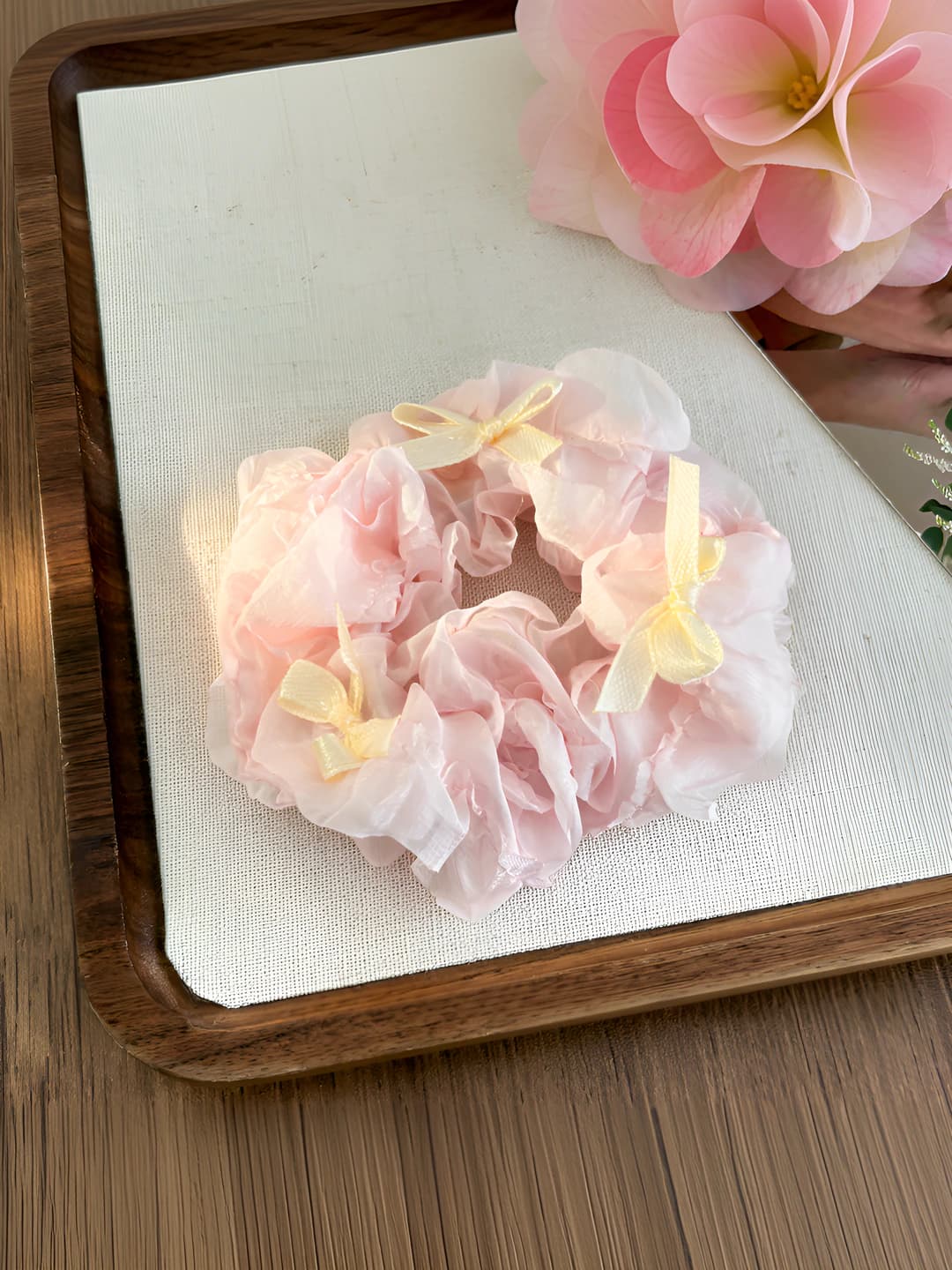 Cream white, bow, pink