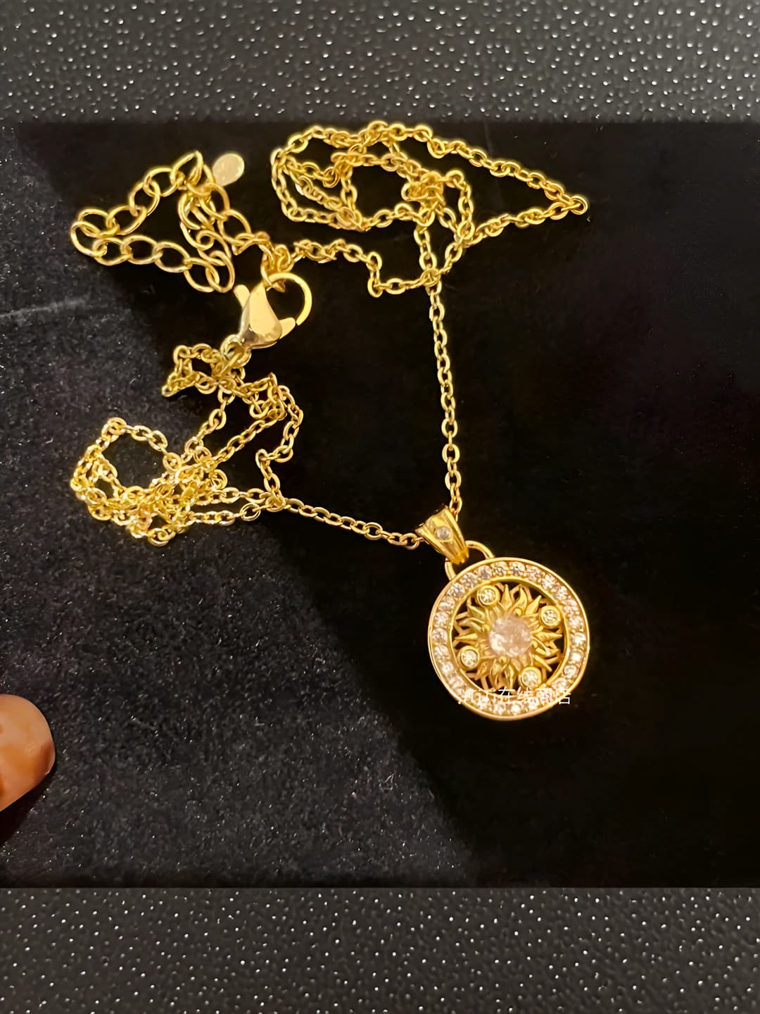 Eight treasures compass necklace - Gold
