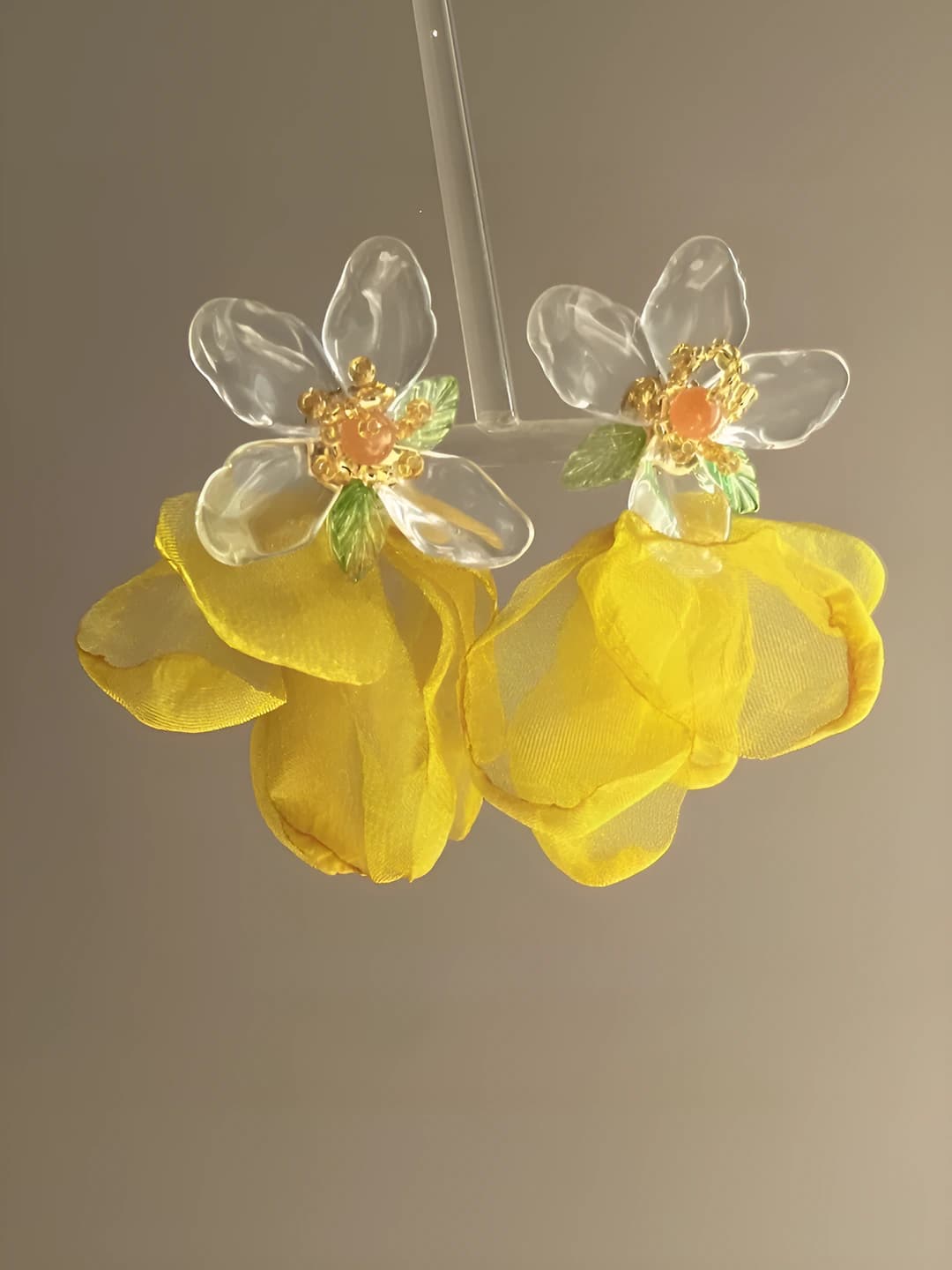 Yellow mesh flower stud earrings