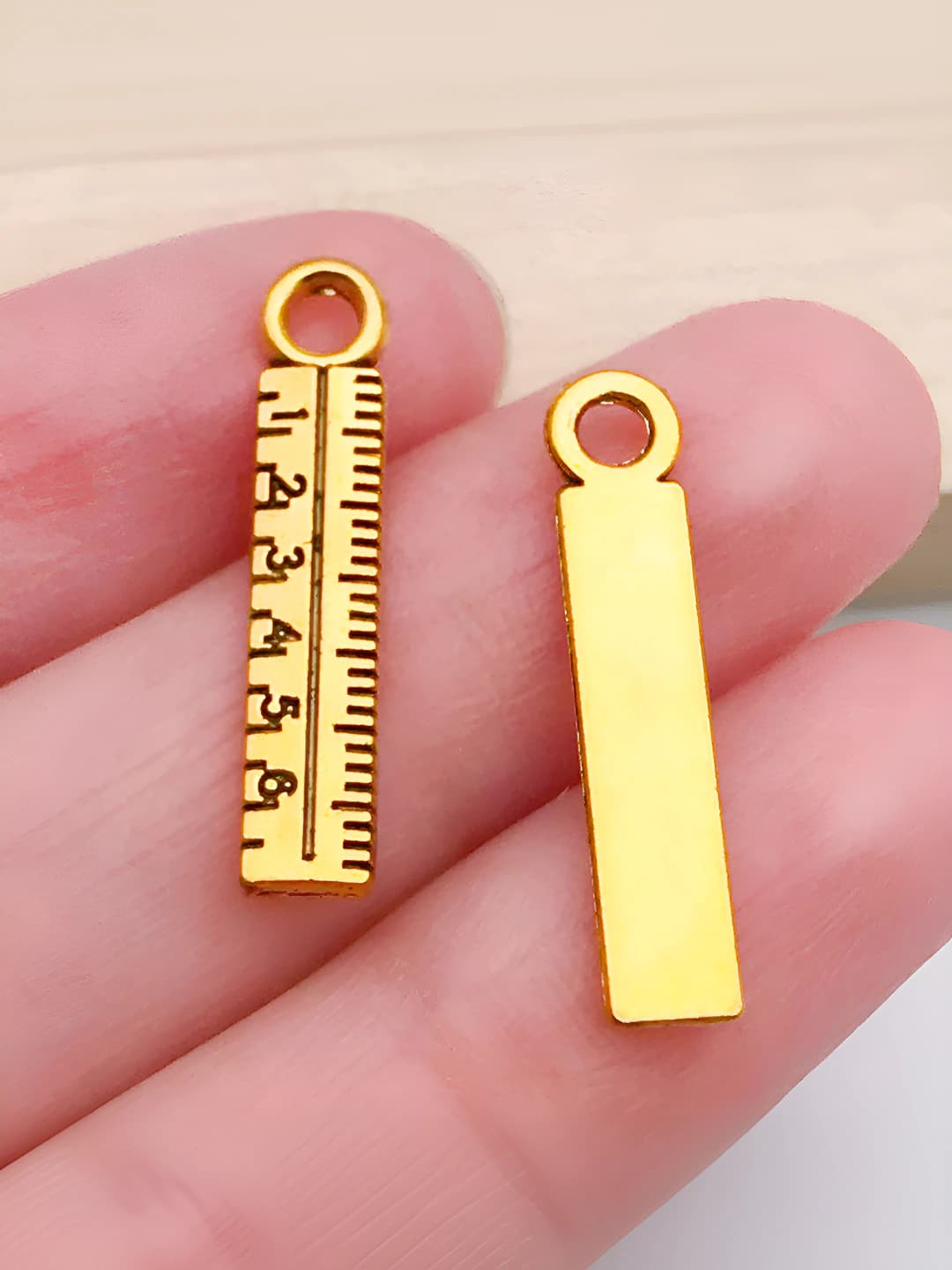 1 dona qadimiy oltin rangli chizg'ich 5x24mm-0.7g