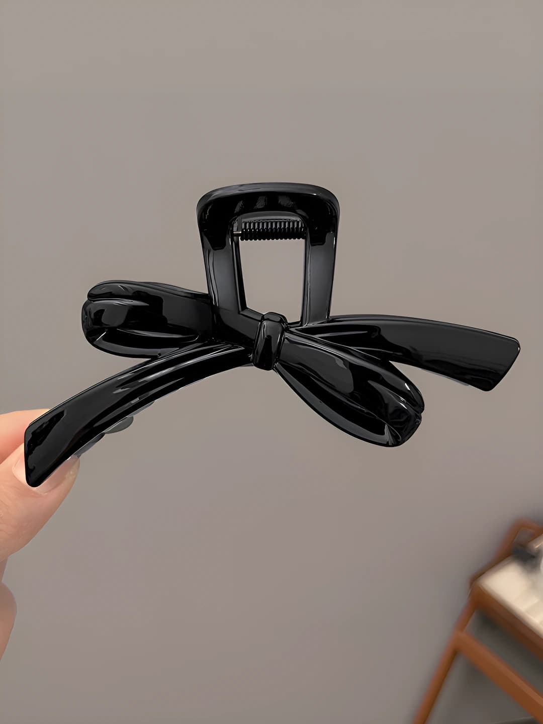 Bowtie with gold tag, glossy black, 13 cm