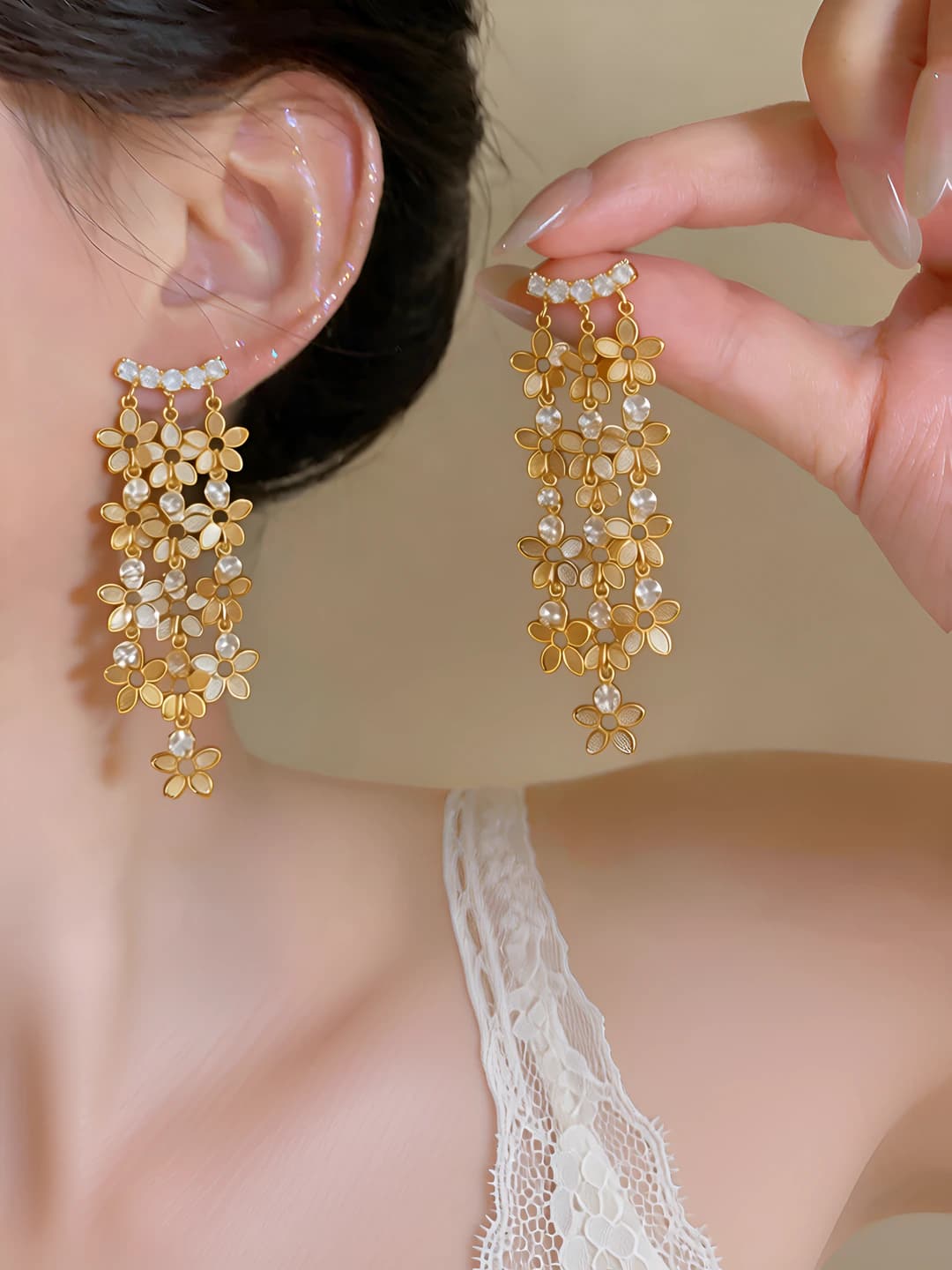 Women's 18k gold-plated zircon flower earrings, light luxury style, tassel design