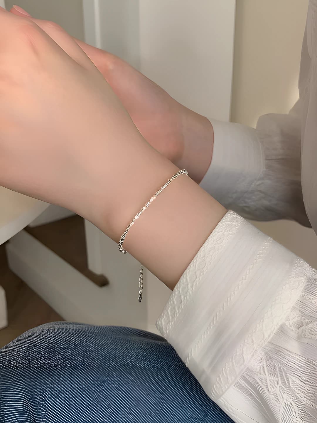 Women's luxury style bracelet with unique design