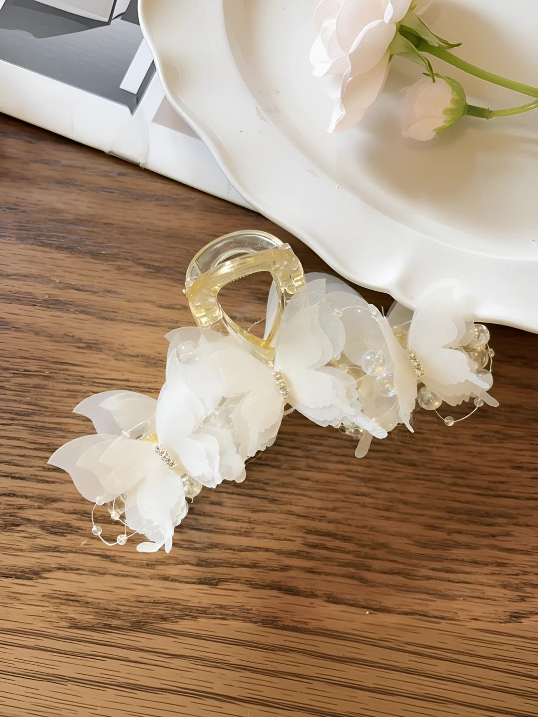 White butterfly clip 13 cm