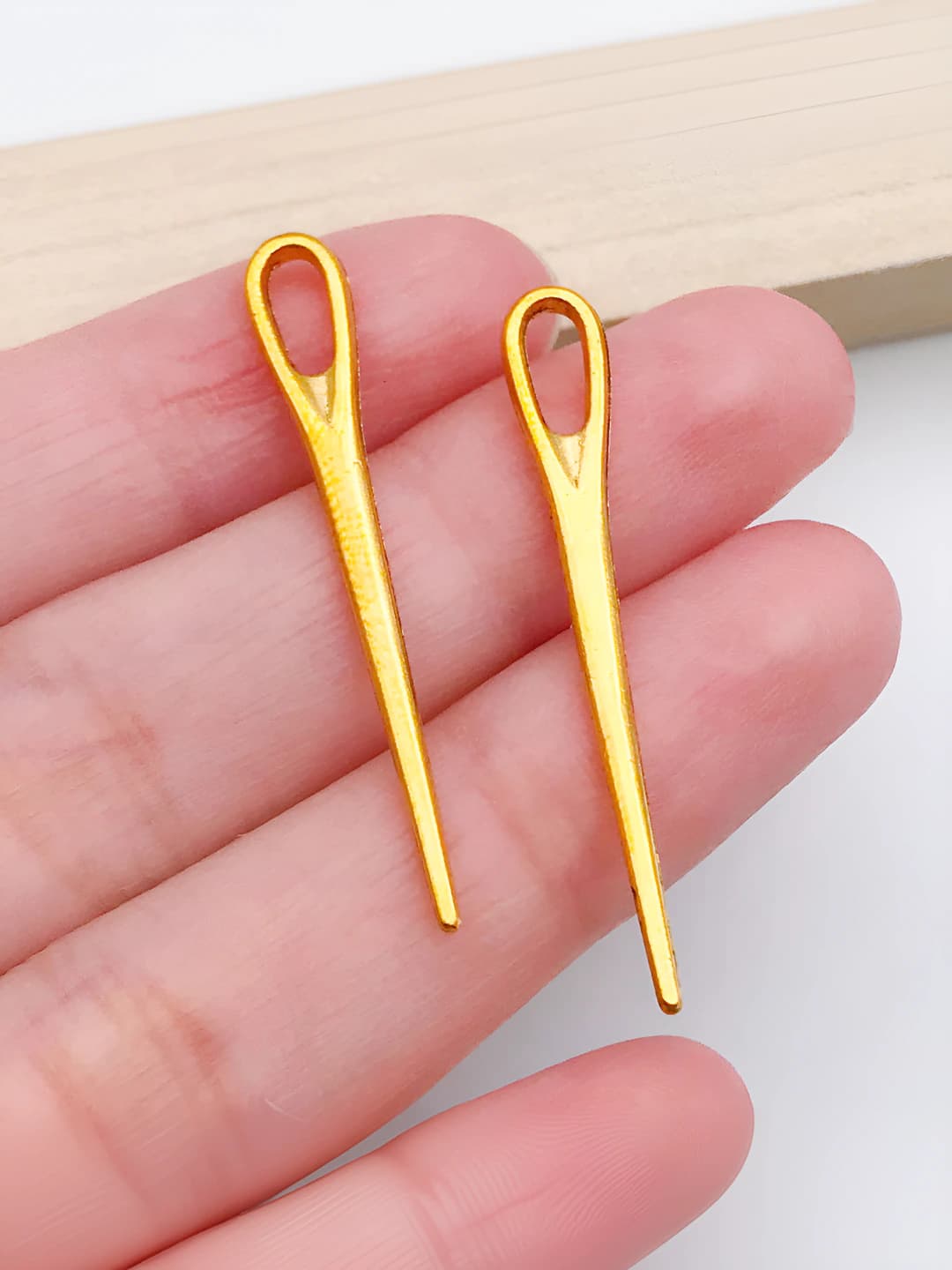 1 dona qadimiy oltin rangli igna boshi 5x38mm-0.7g