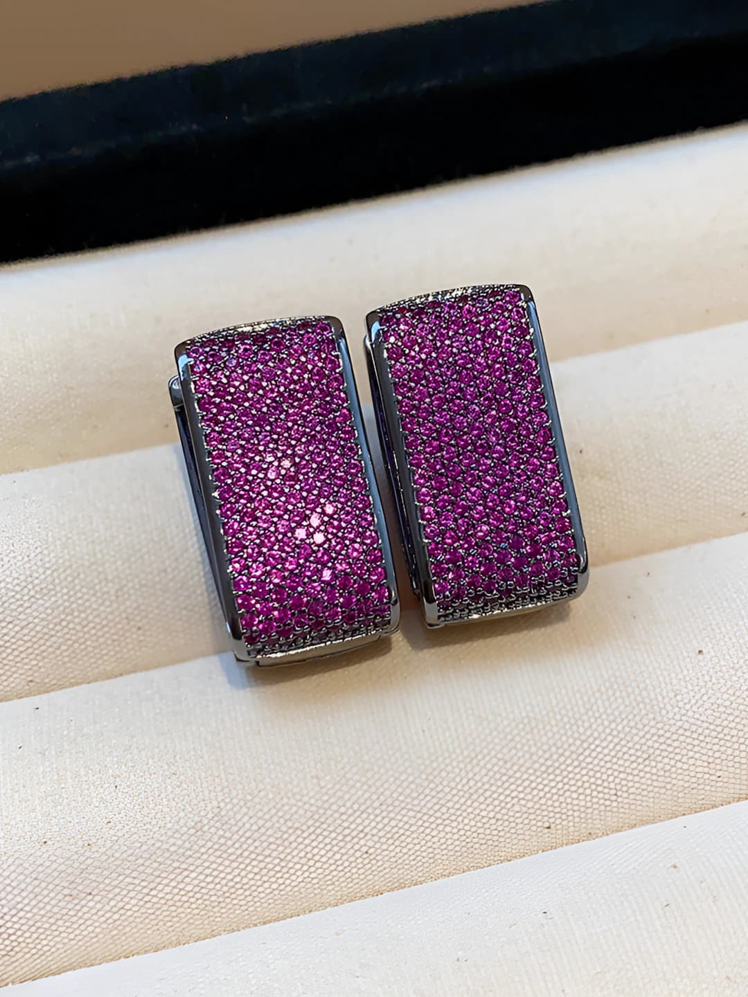 32 Silver post - Black - Purple