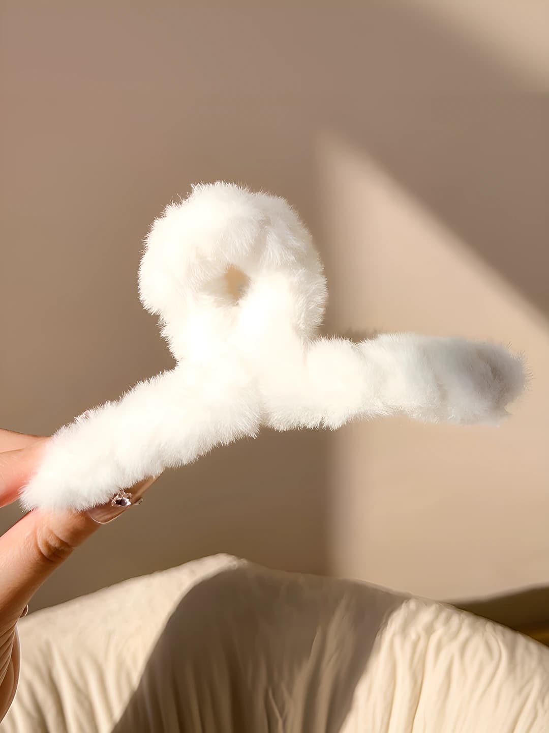 Fuzzy cross white - 13 cm