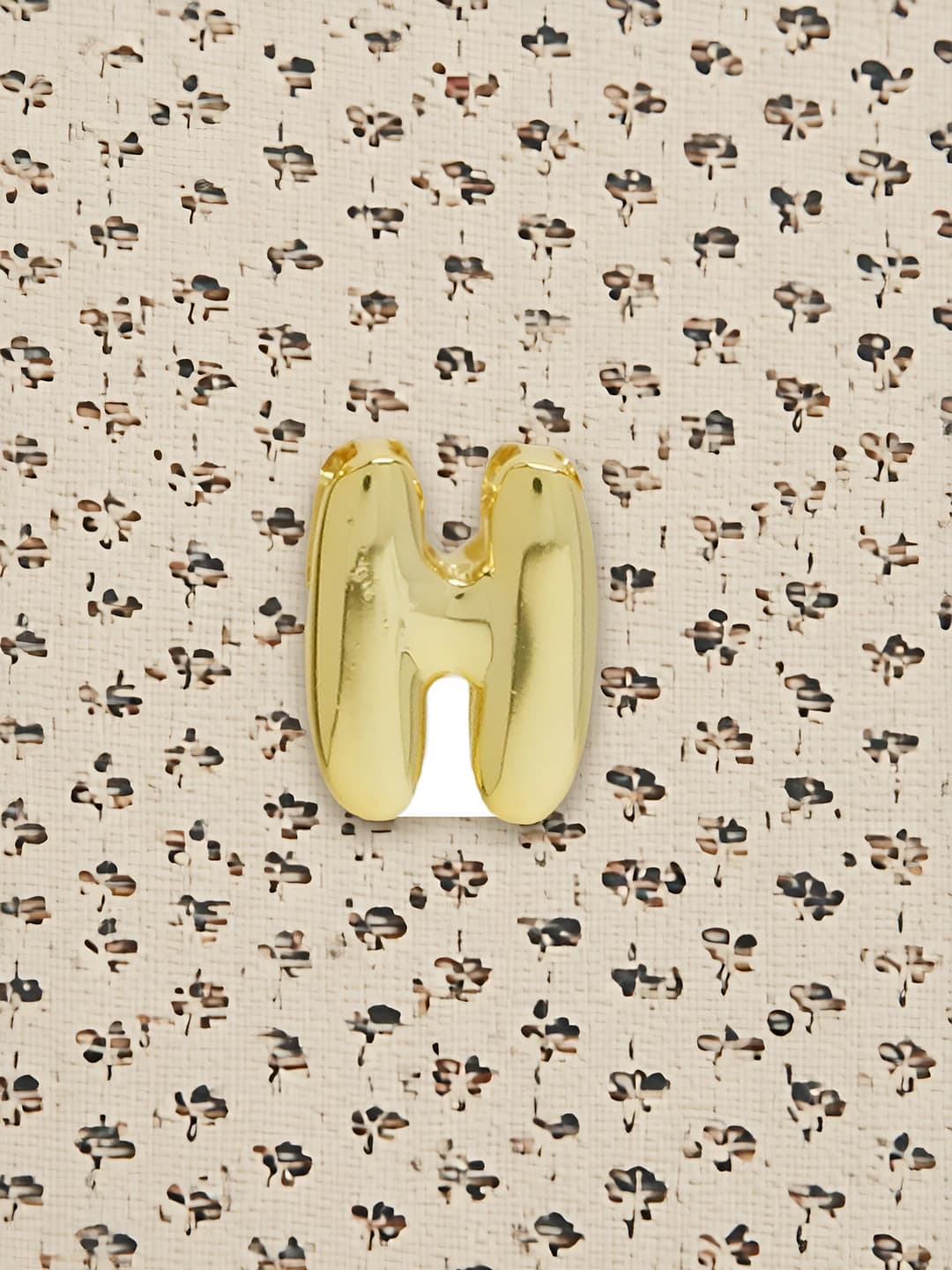 Gold H (Pendant)