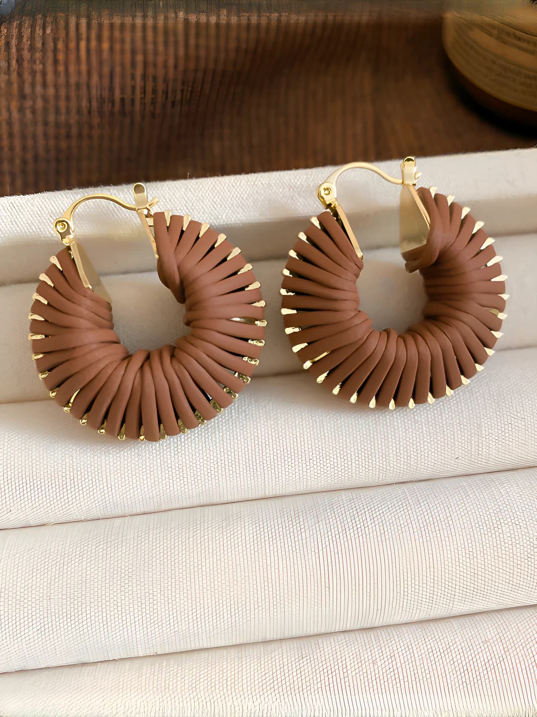 18# Stud earrings - Light coffee