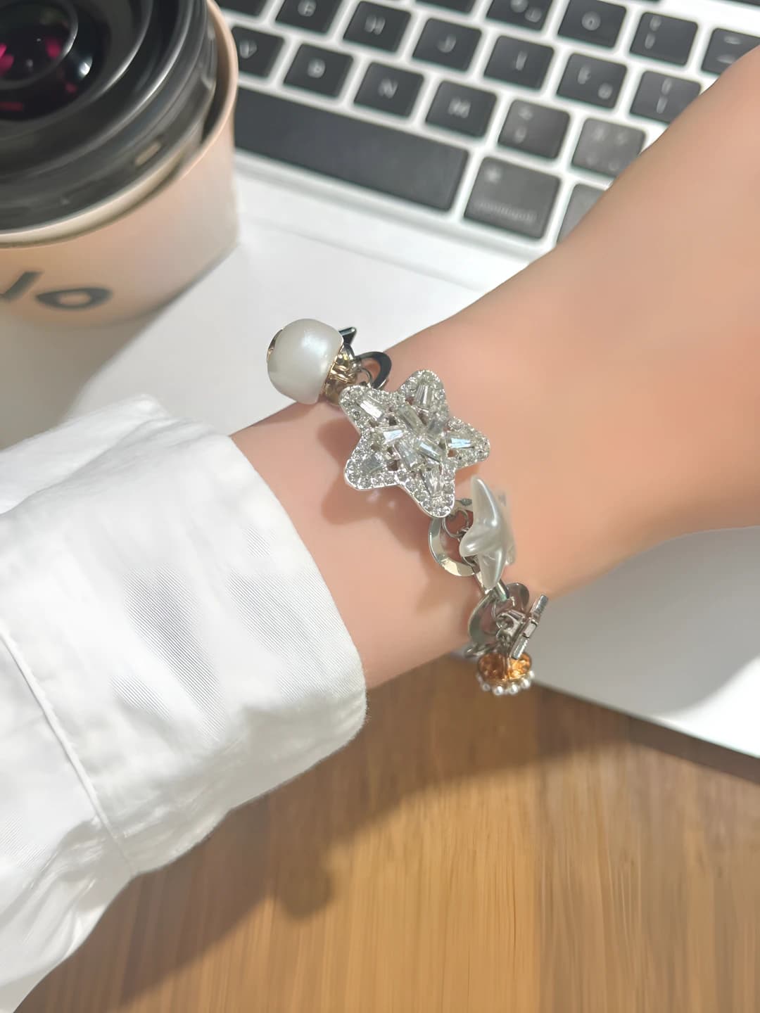 Women's geometric star design alloy bracelet with electroplating, light luxury style accessory