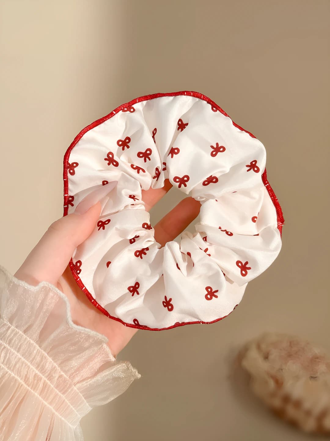 White bow print, 14 cm