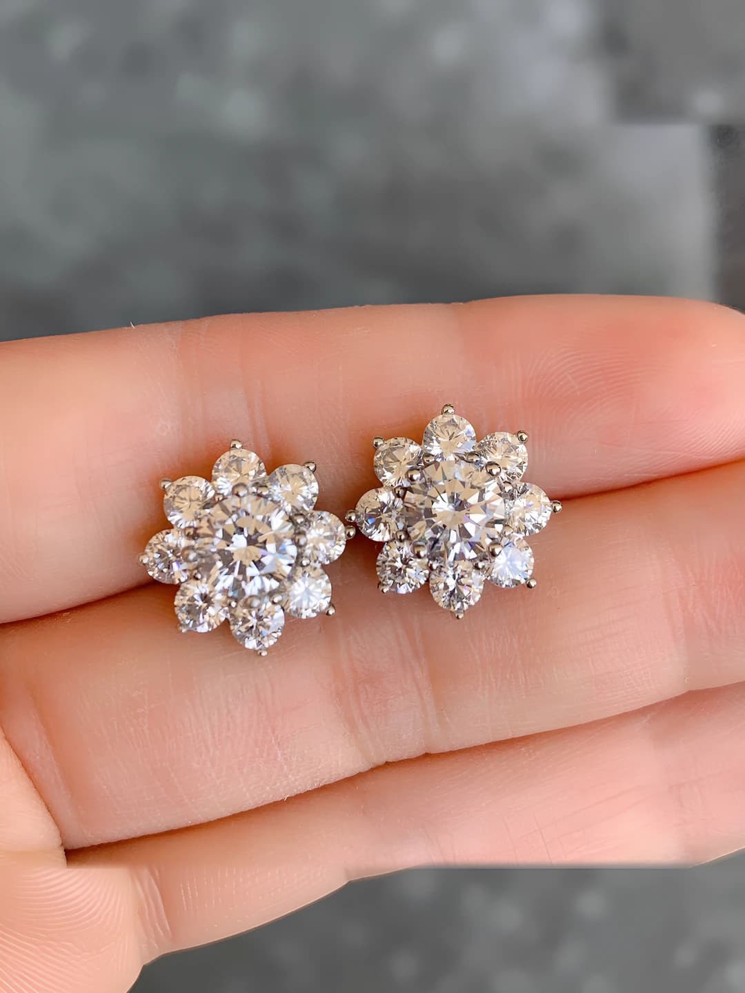 Women's flower stud earrings