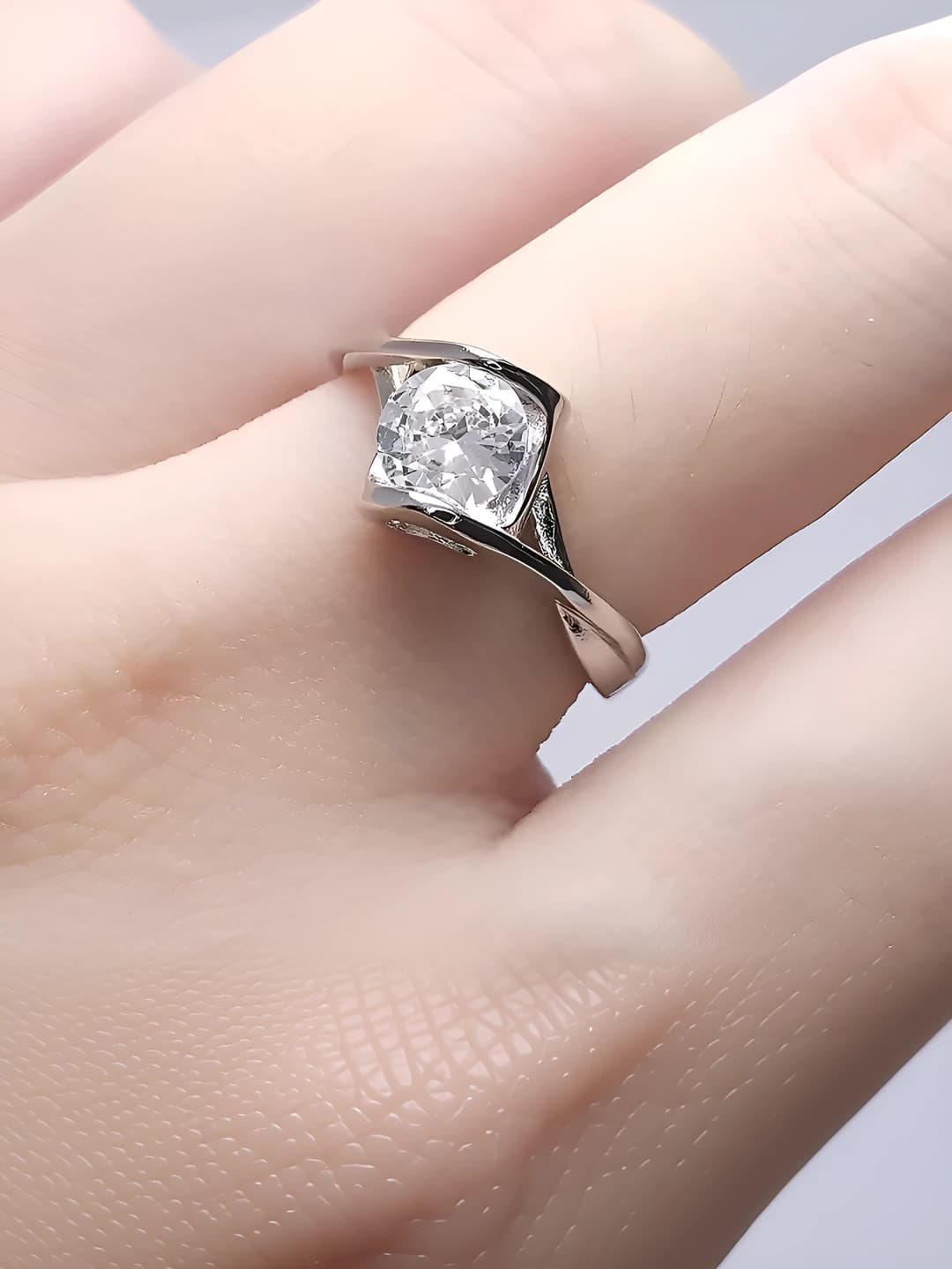 Женское кольцо с ярким камнем моissanite 6.5 мм в форме сердца
