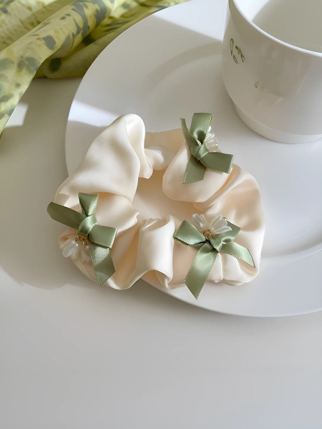 110# Large scrunchie, lavender, 3 bows