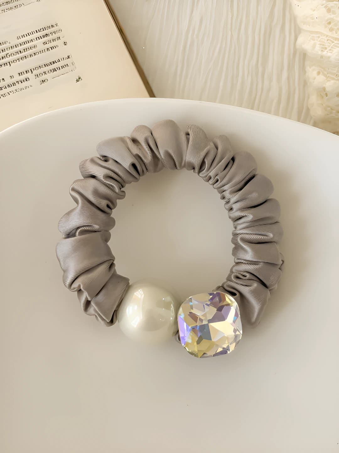 Light purple pearl diamond hair tie