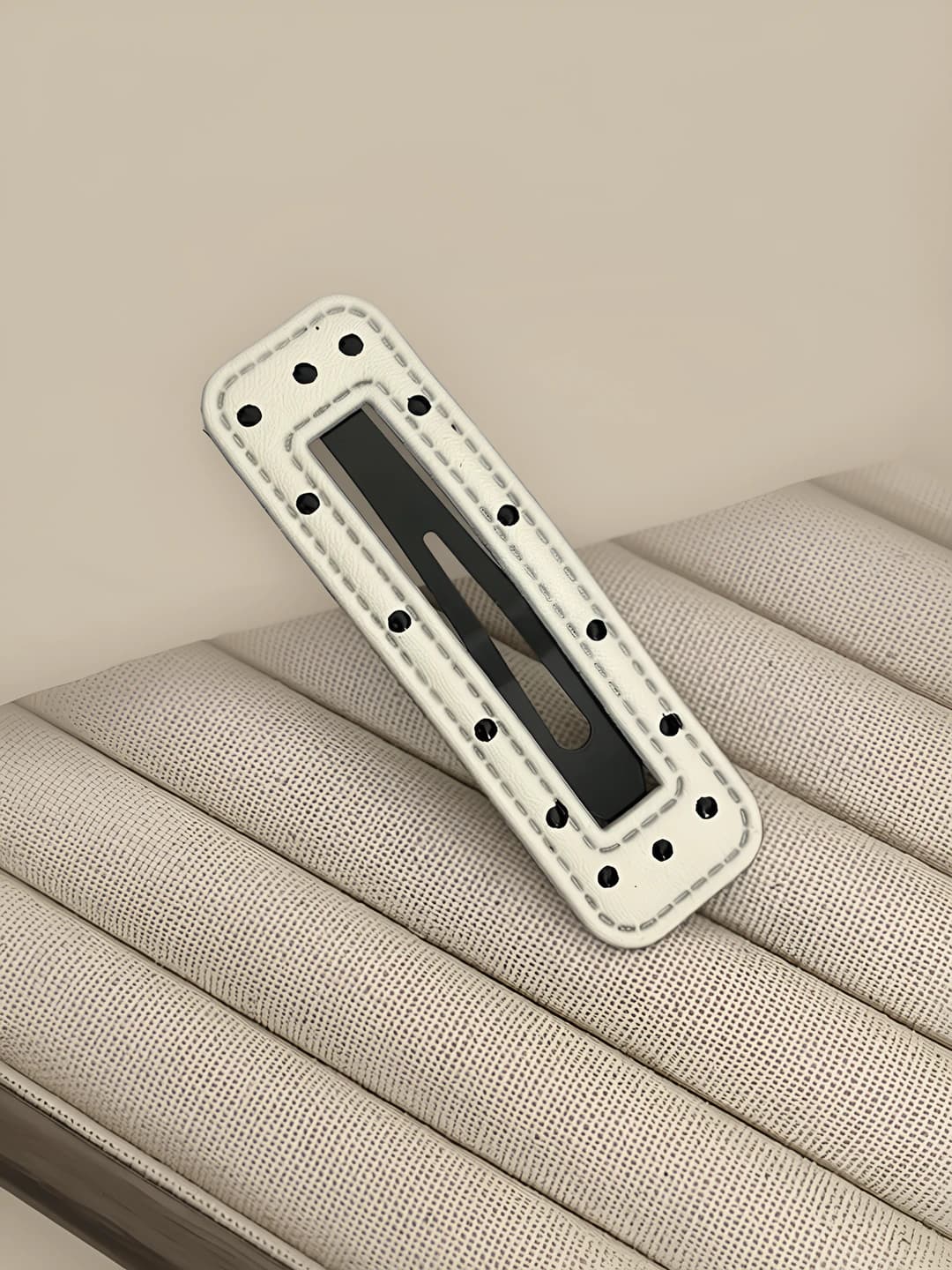White - straight BB clip with white polka dots