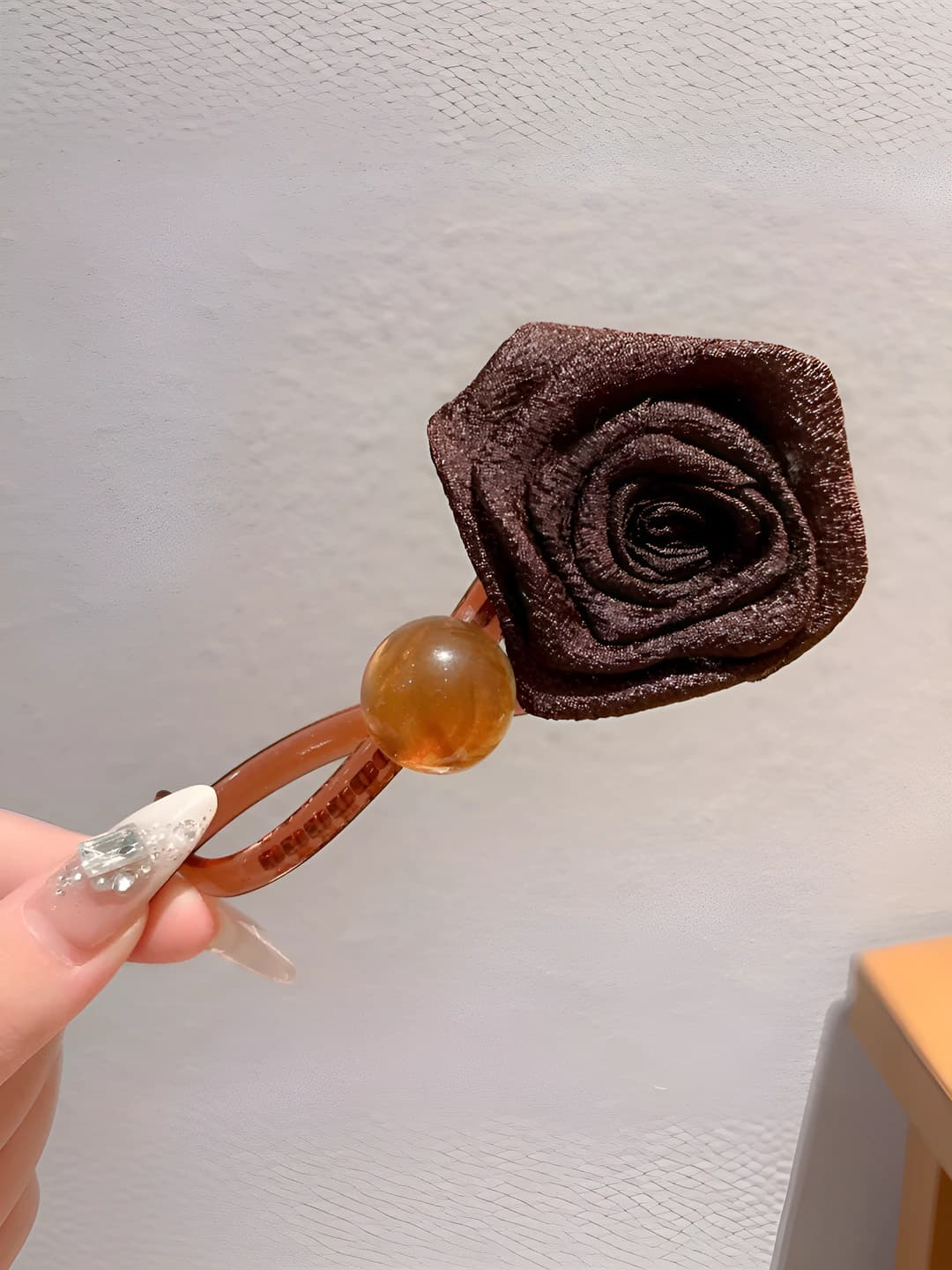 1# тёмный кофейный~сухой розовый шарик закрученный зажим 10.5cm