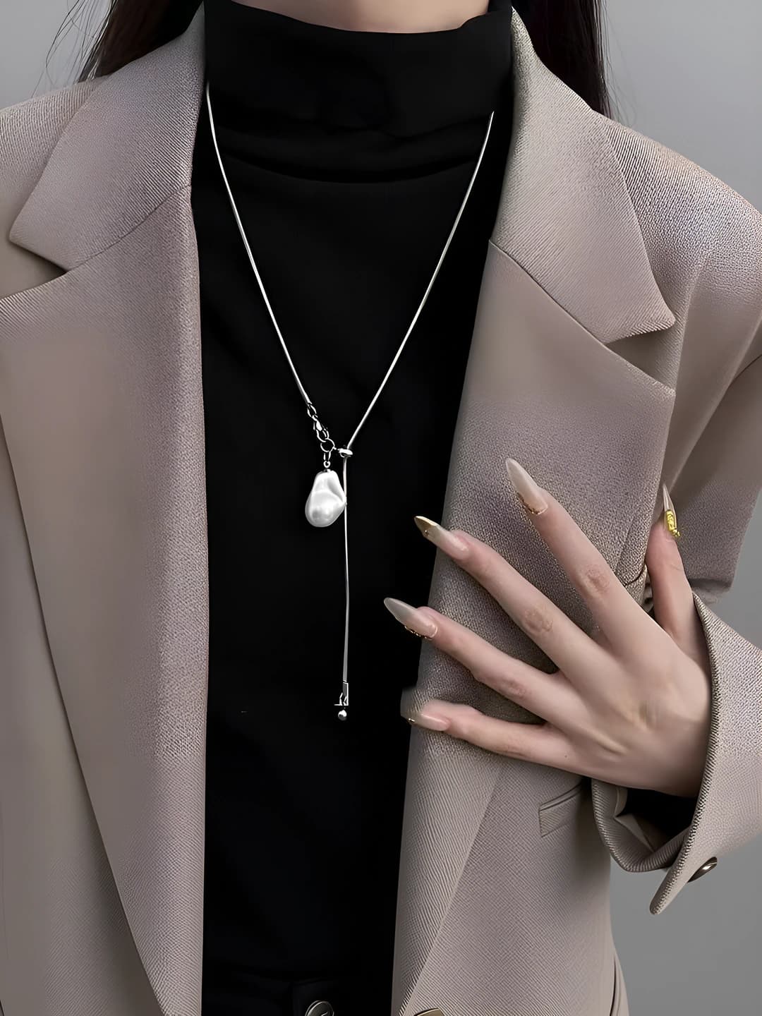 Baroque pearl necklace