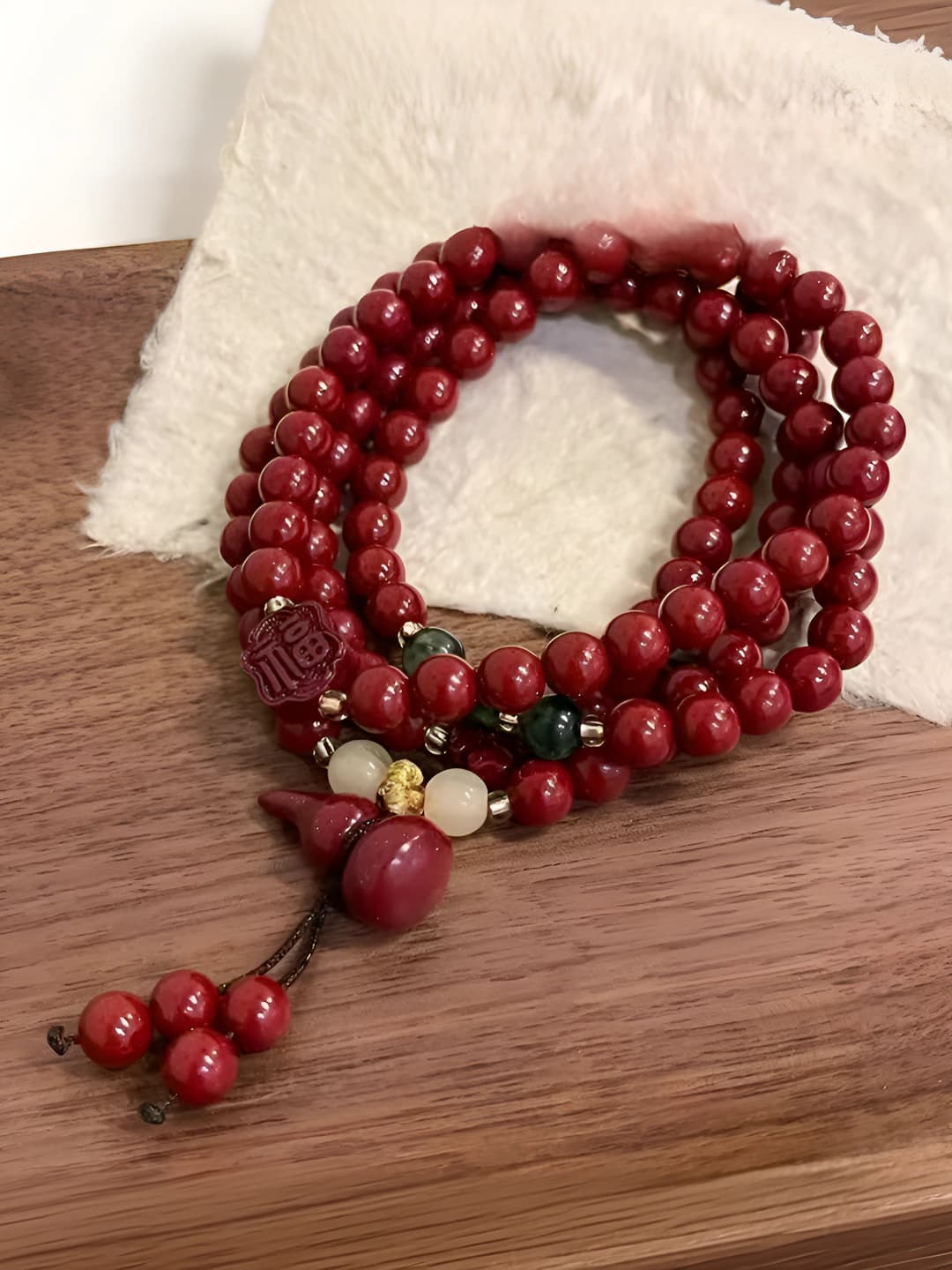 Women's glass beaded bracelet handmade with gourd design, retro style, forest style design element